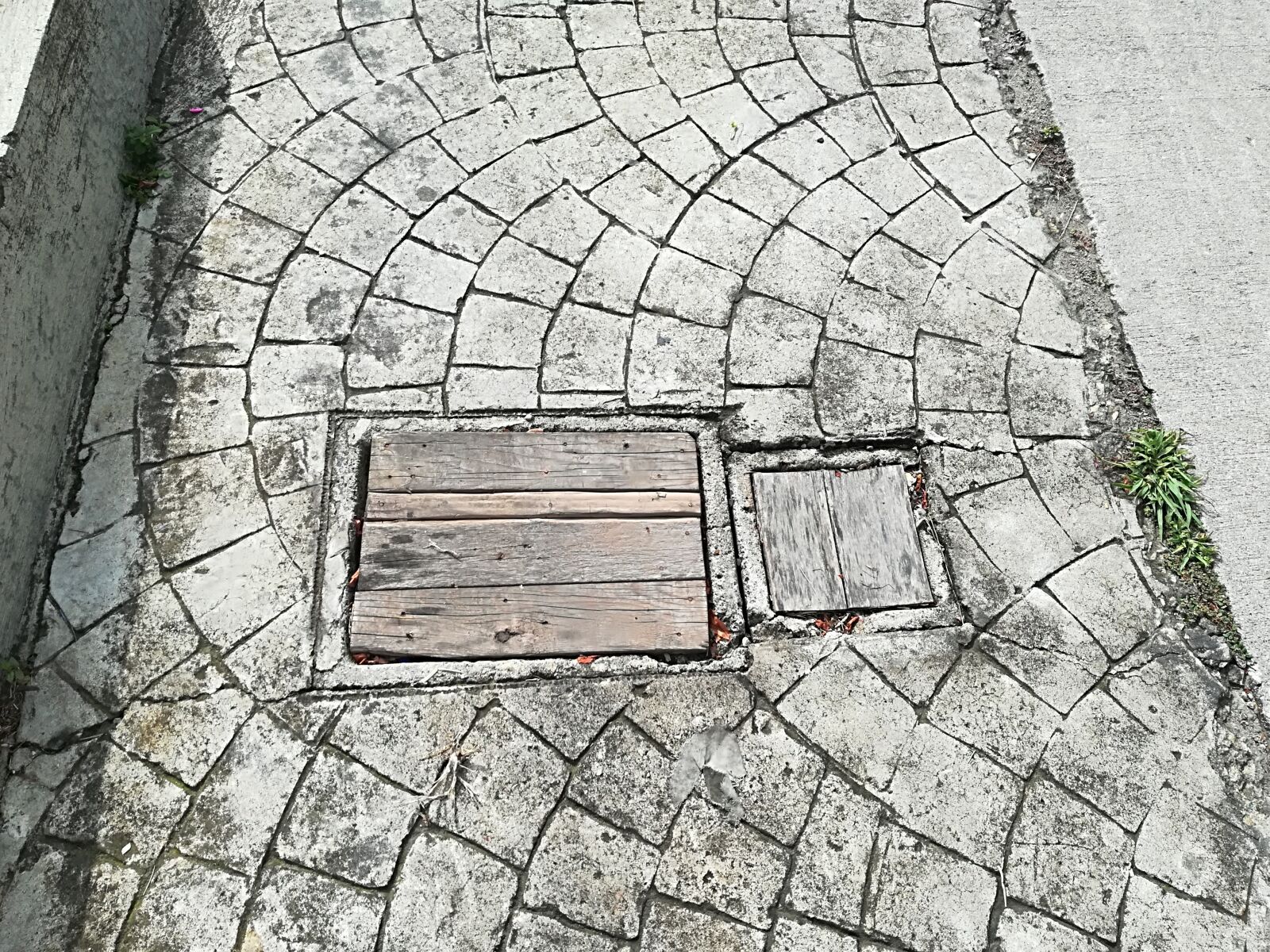 HUAWEI P10 lite sample photo. Sidewalk, street, design decoration photography