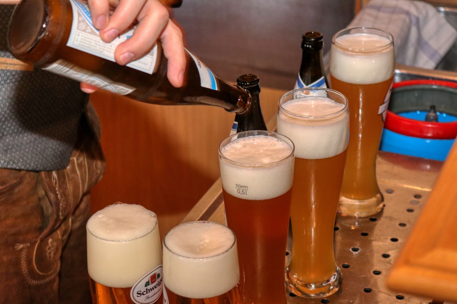 Canon EOS 80D sample photo. Beer, host, bottle photography