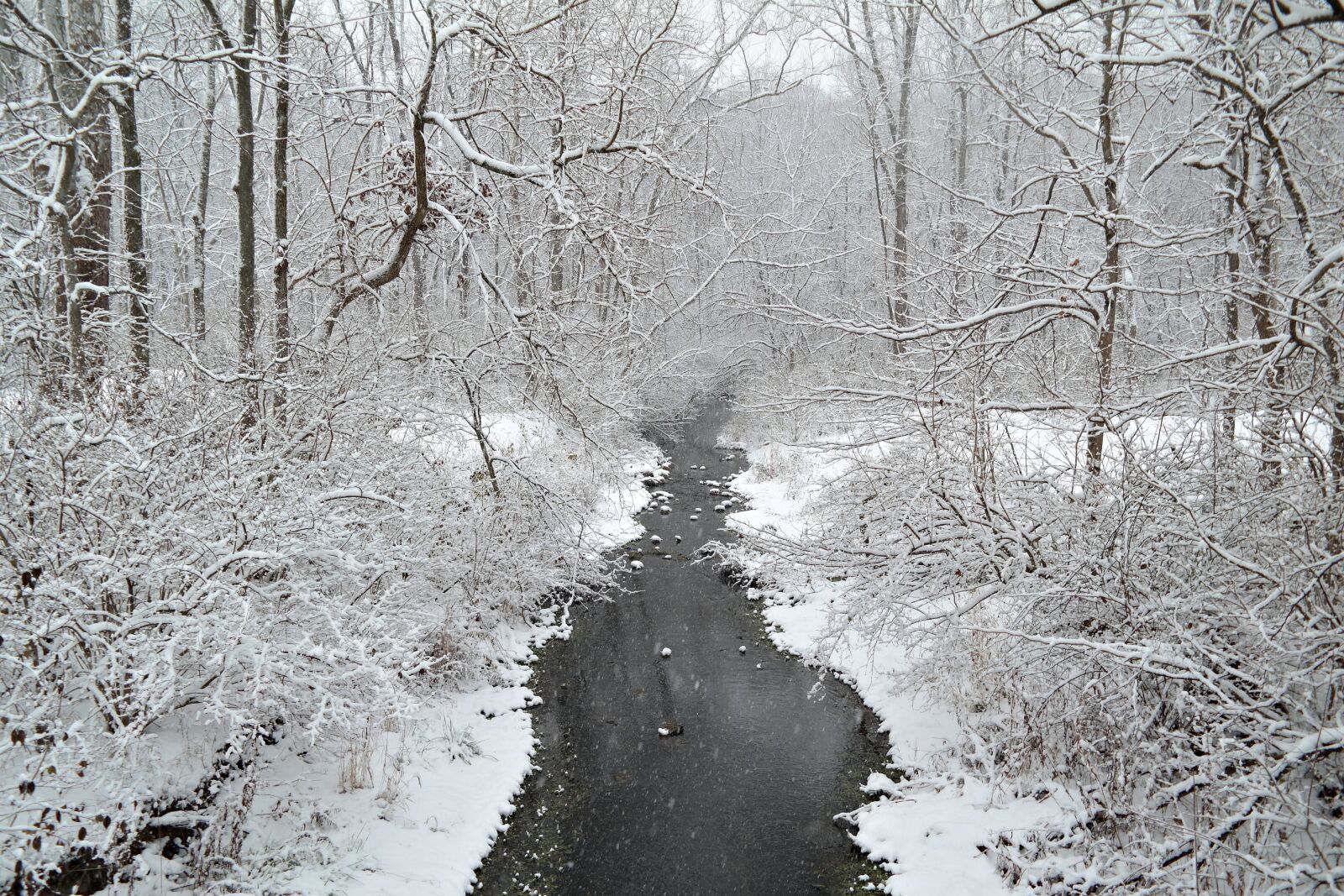 Samsung NX30 + NX 18-55mm F3.5-5.6 sample photo. Winter, creek, nature photography