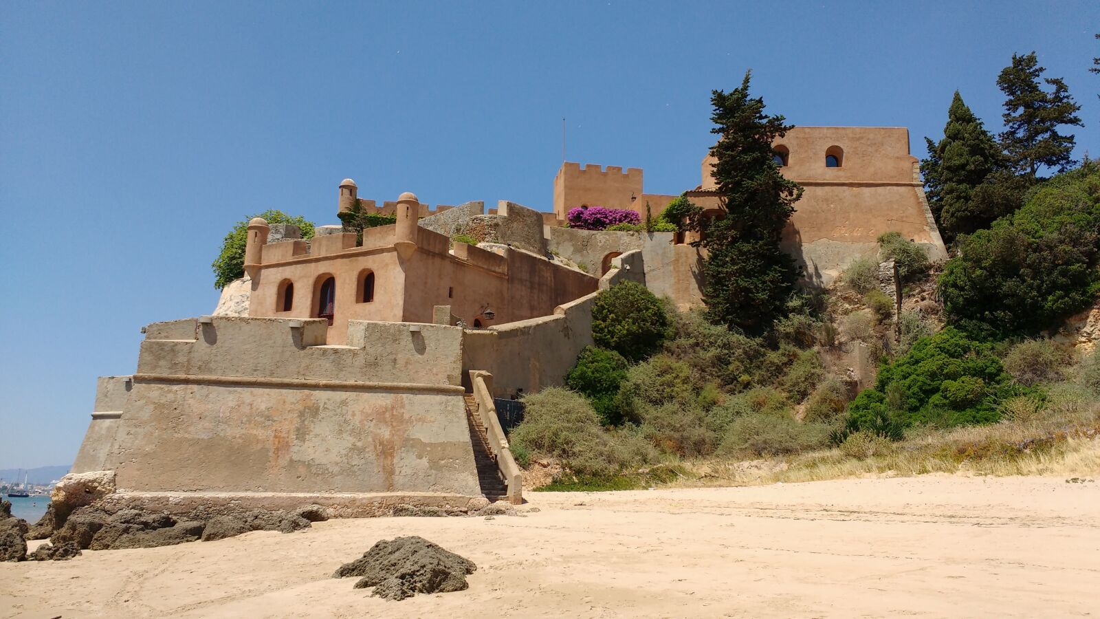 Motorola MotoG3 sample photo. Castelo, praia, rio photography