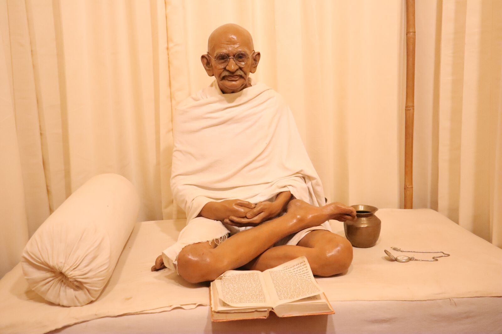 Canon EF-M 15-45mm F3.5-6.3 IS STM sample photo. Mahatma gandhi, gandhi, ind photography