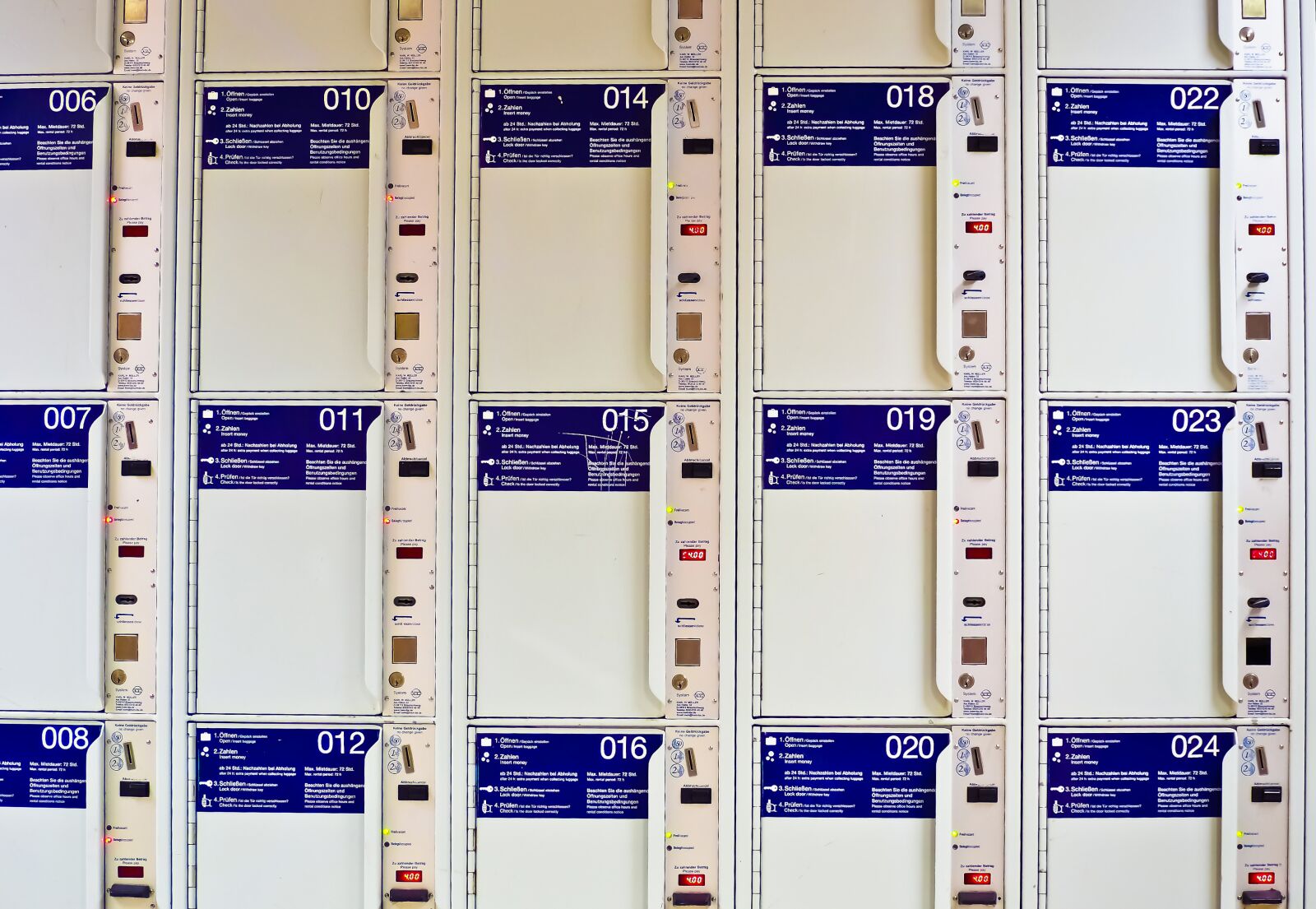 Olympus OM-D E-M10 sample photo. Lockers, railway station, luggage photography