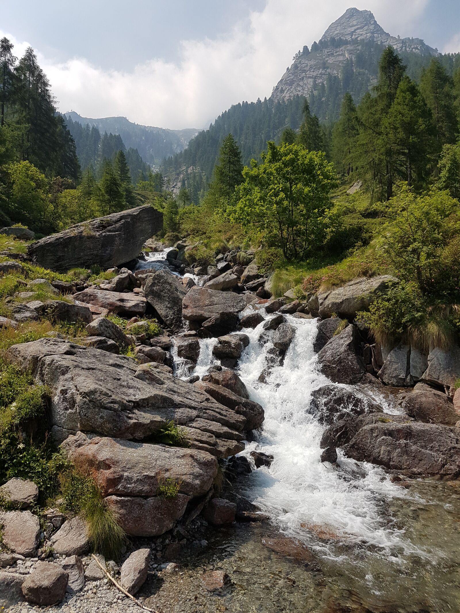 Samsung Galaxy S7 Edge sample photo. Mountain, stream, landscape photography