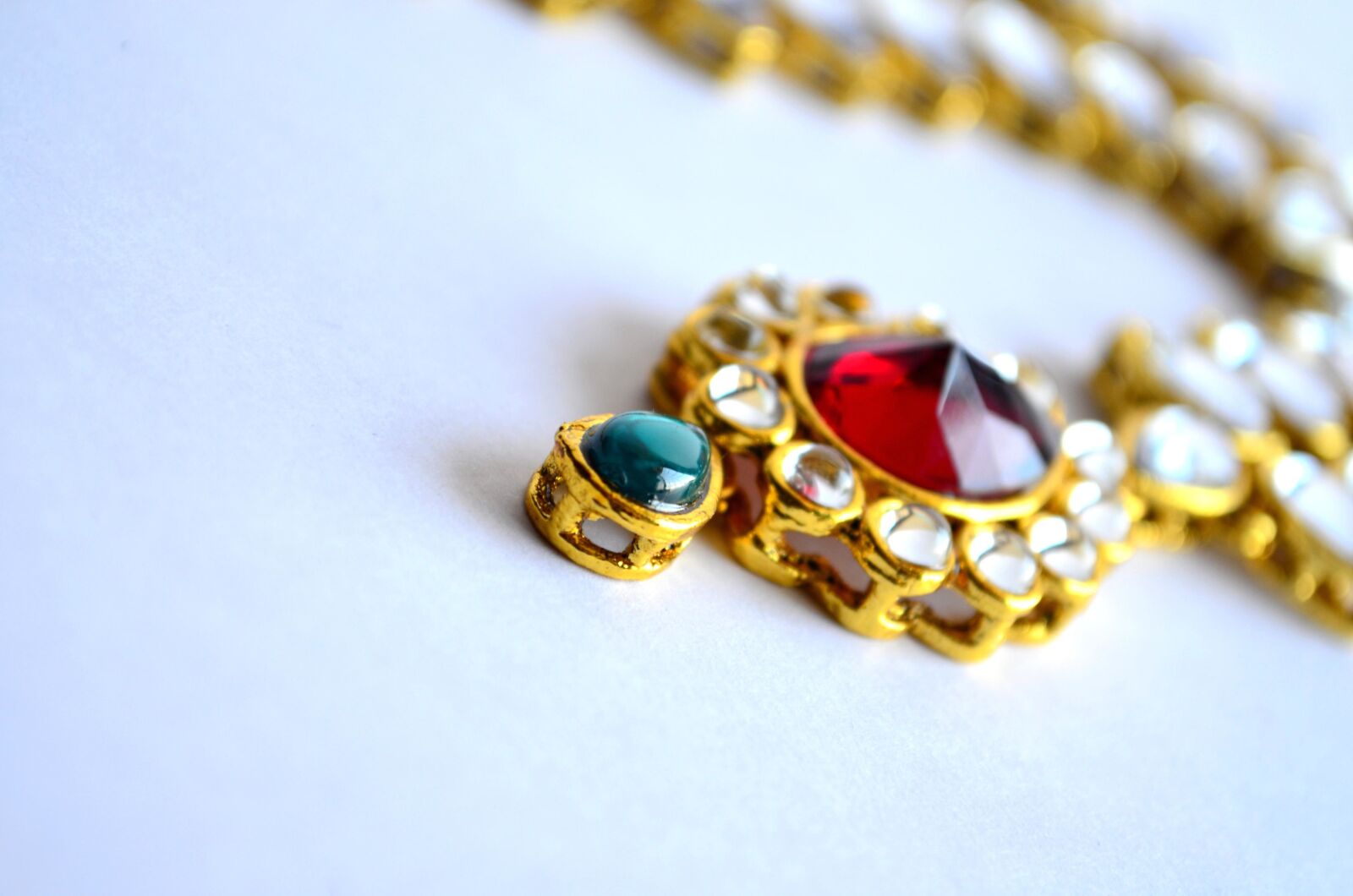 Nikon D5100 sample photo. Jewel, gold, diamond, jewelry photography