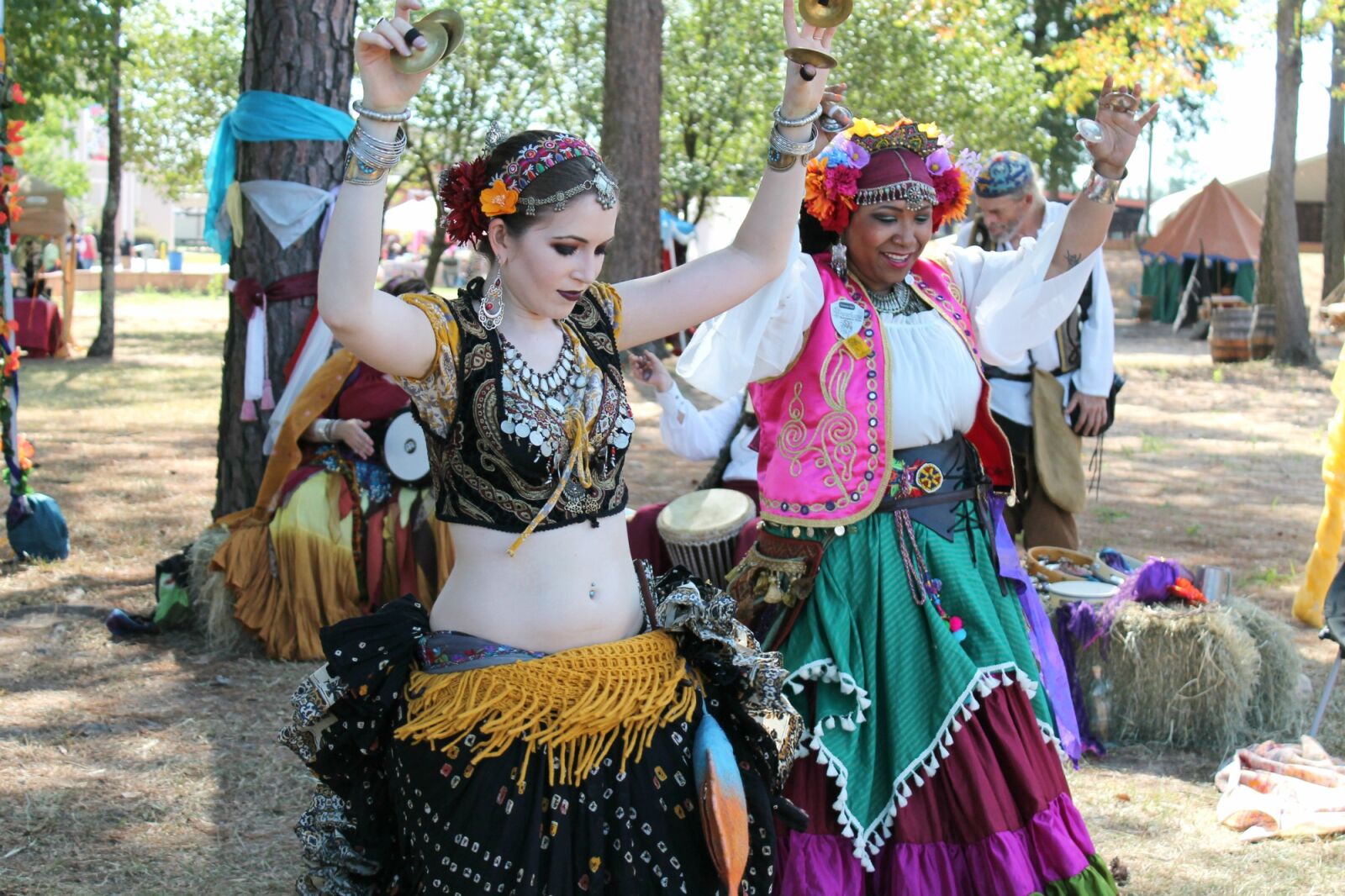 Canon EOS 1100D (EOS Rebel T3 / EOS Kiss X50) sample photo. Dancers, gypsies, belly dance photography