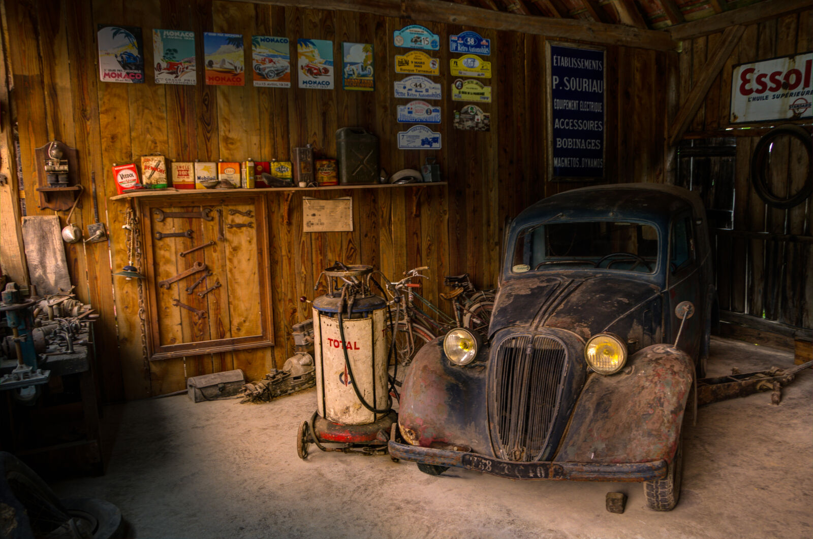 Nikon D7000 sample photo. Light, car, display, shop photography