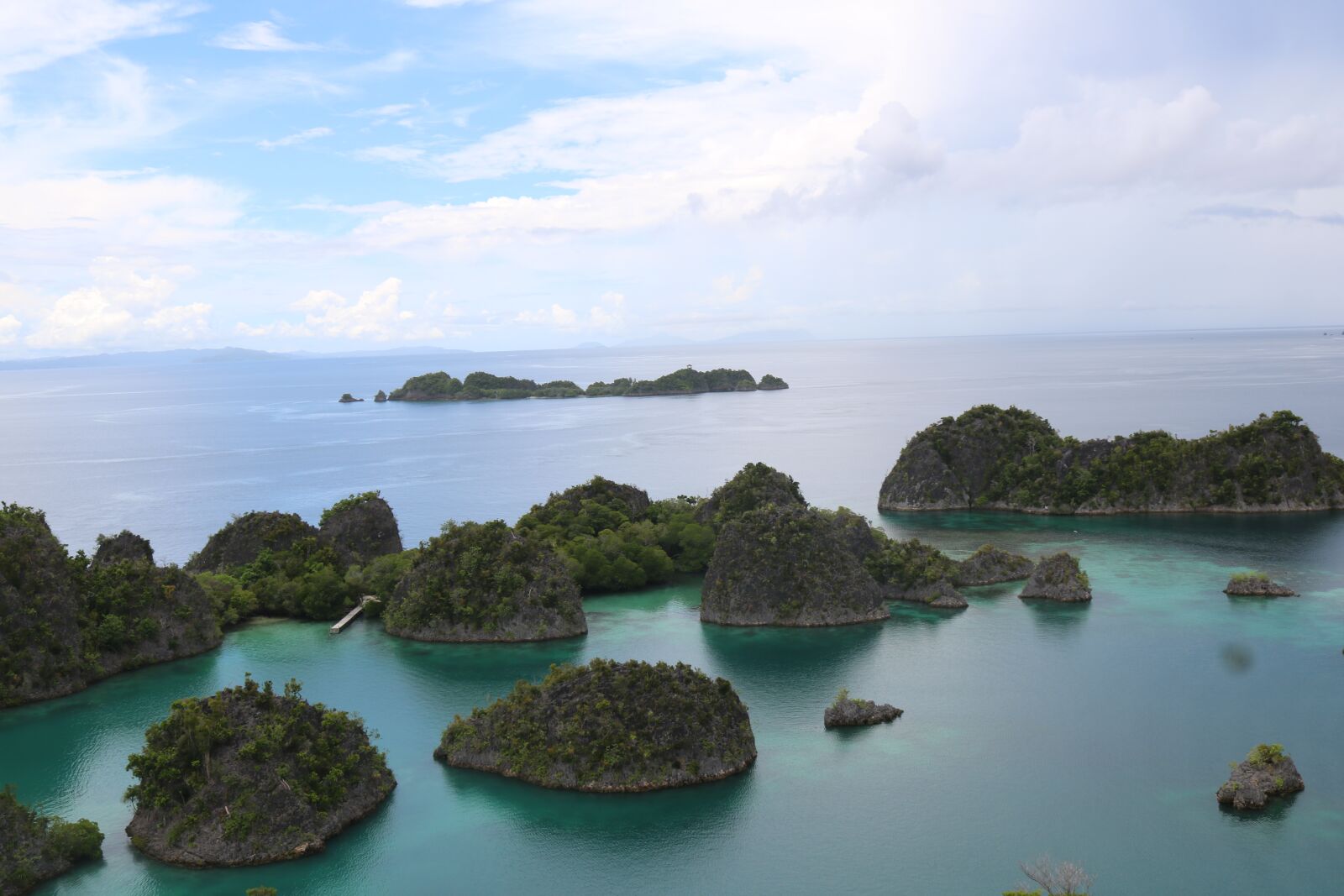 Canon EOS 750D (EOS Rebel T6i / EOS Kiss X8i) sample photo. Cotage, raja ampat, indonesian photography