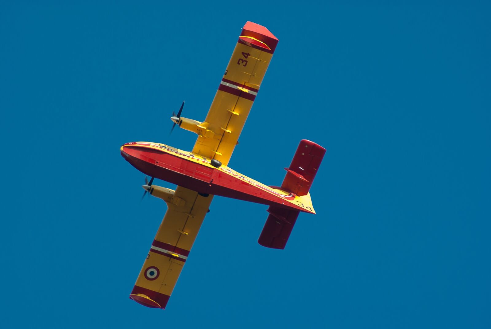 Tamron AF 70-300mm F4-5.6 Di LD Macro sample photo. Canadair, fire, fire department photography
