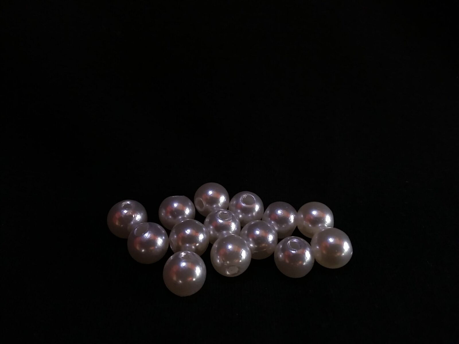 Samsung Galaxy E7 sample photo. Glitter, white pearls, round photography