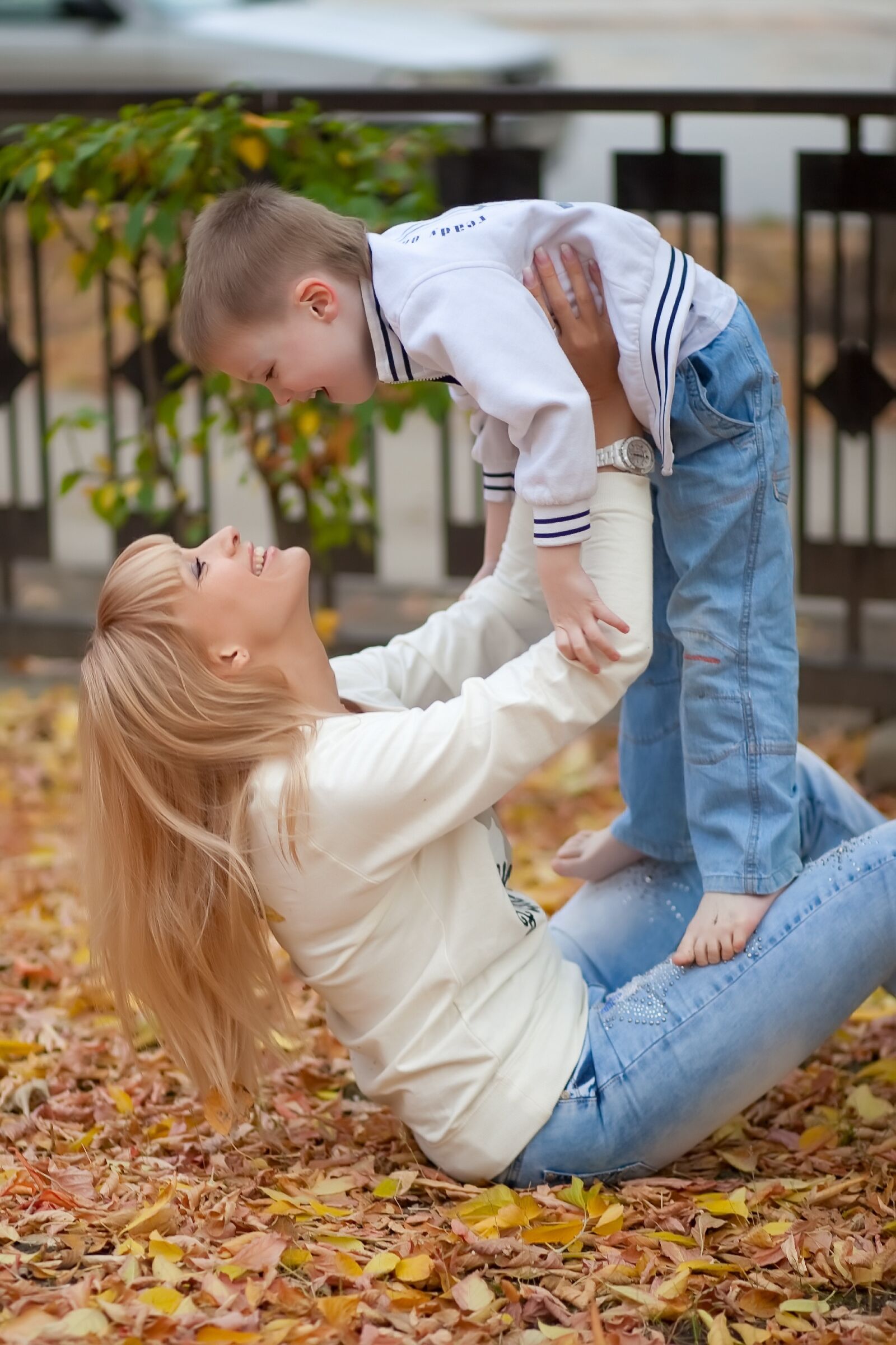 Canon EOS 5D Mark II sample photo. People, mom, son photography