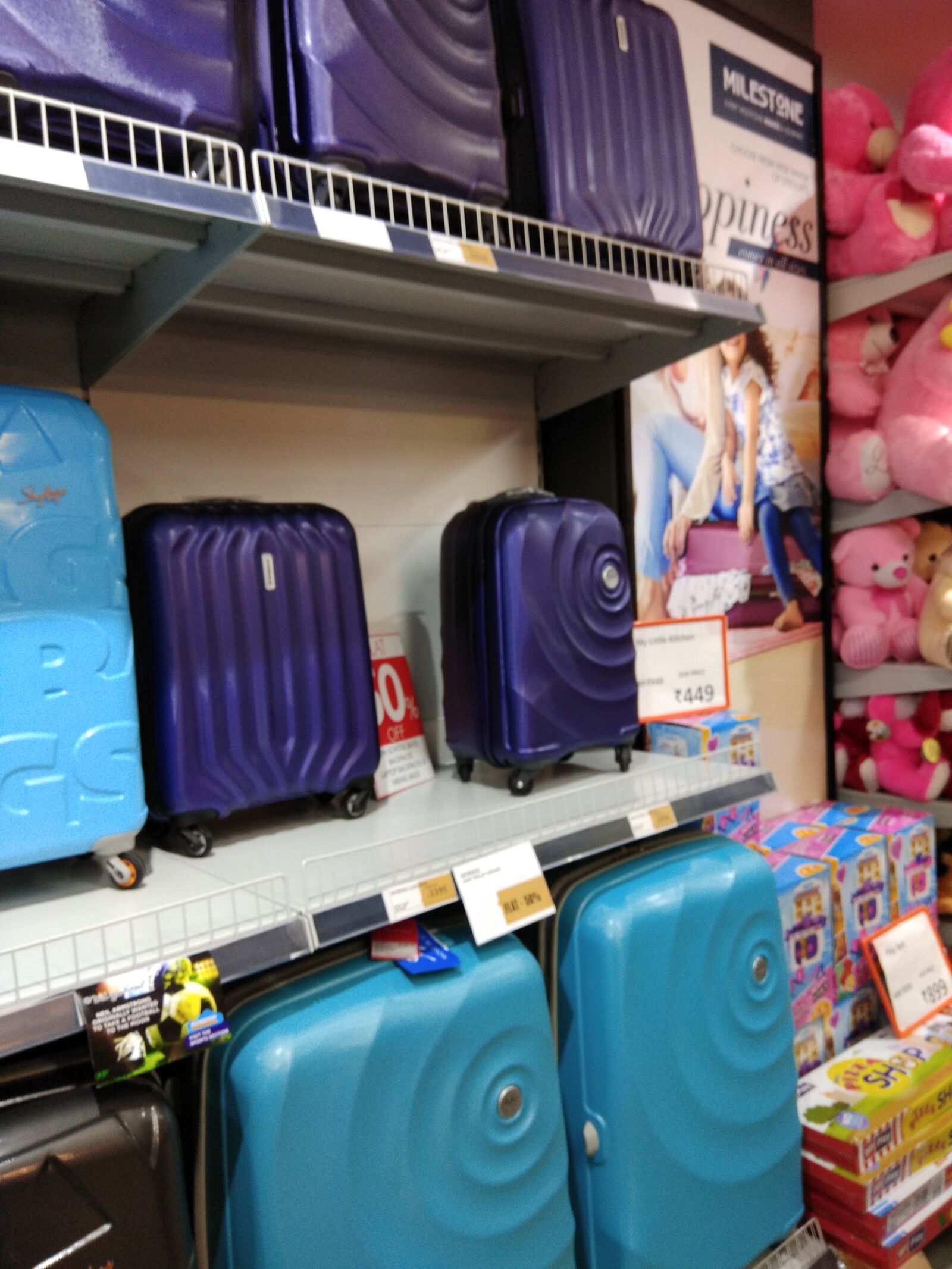 Xiaomi Redmi Note 4 sample photo. Bags, trolley, shopping photography