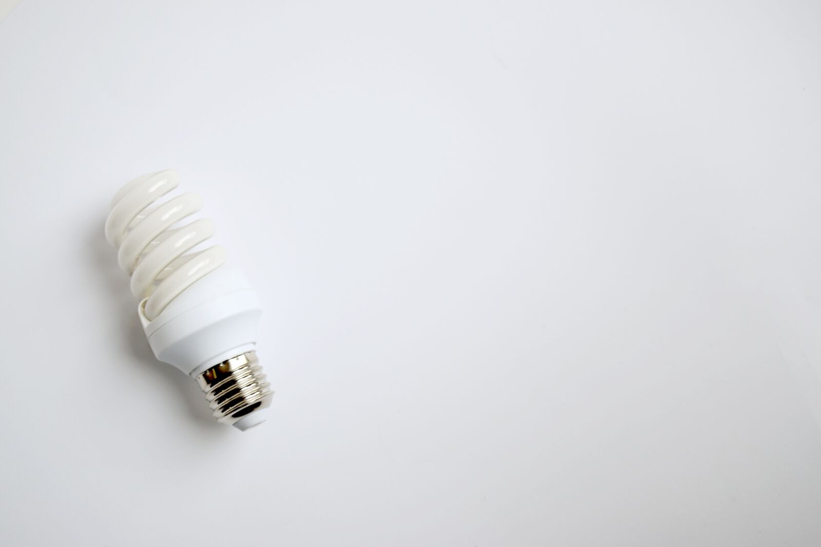 Nikon D3300 sample photo. Lightbulb, electricity, copy space photography