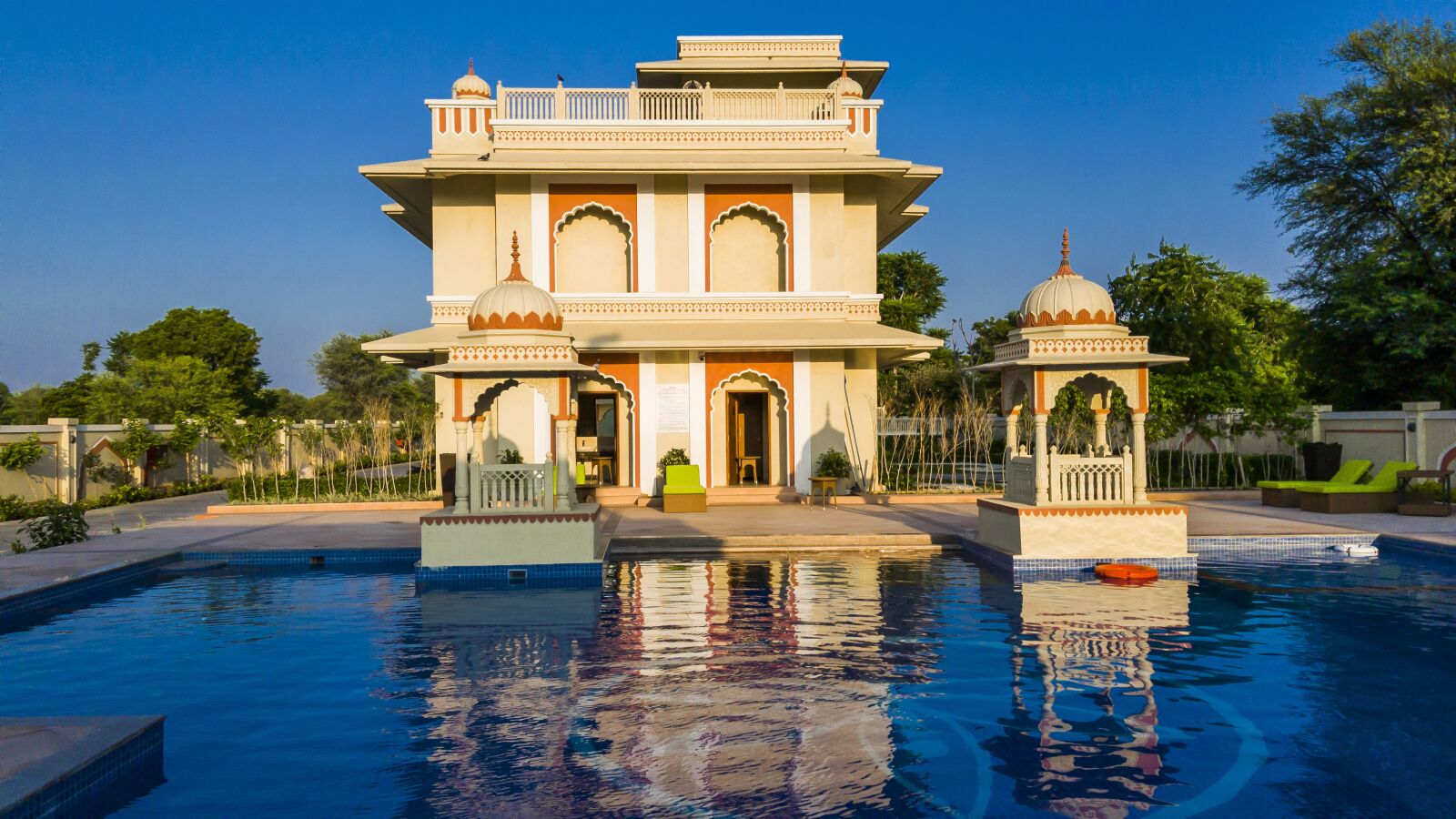 Samsung Galaxy S8 sample photo. Pool, vacation, calm photography