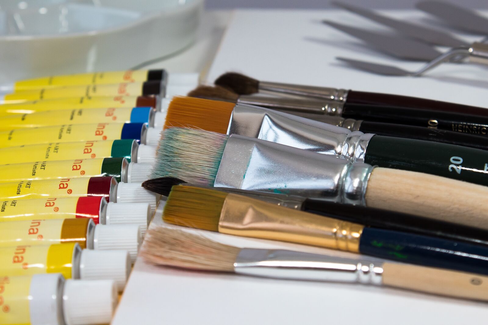Canon EOS 1300D (EOS Rebel T6 / EOS Kiss X80) sample photo. Paint, atelier, painter photography