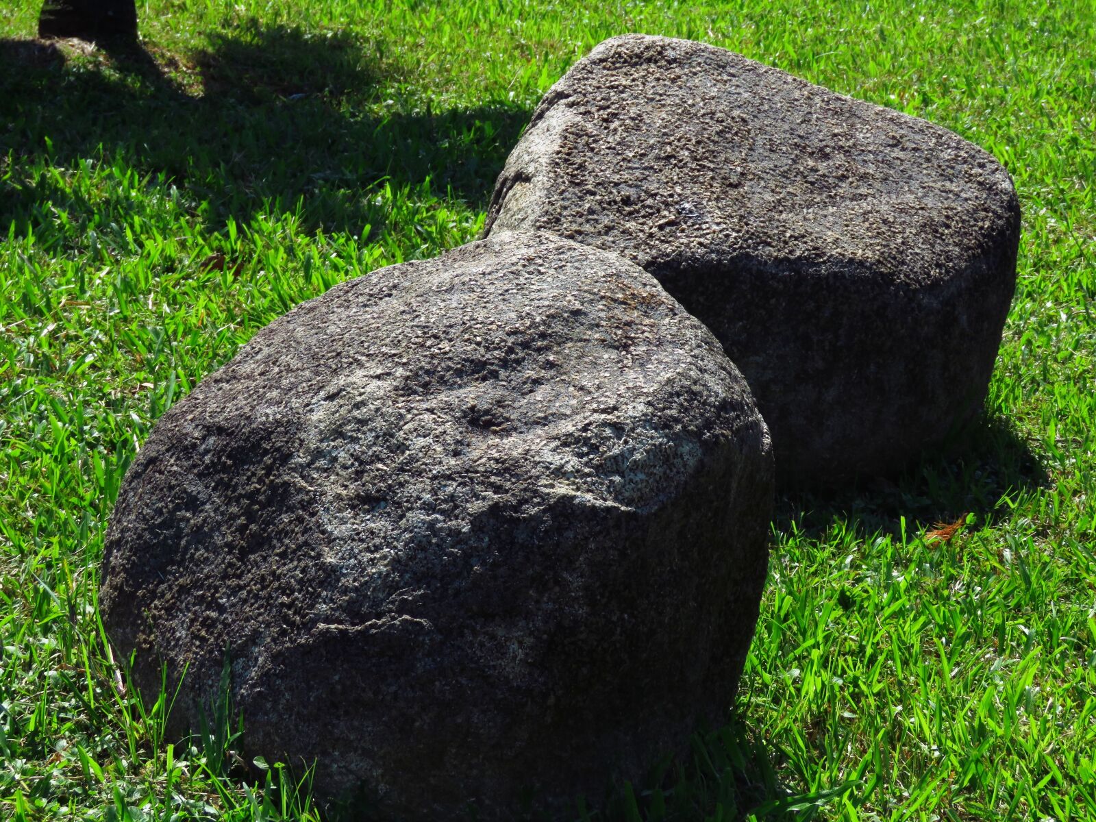 Canon PowerShot SX60 HS sample photo. Boulders, close, up, daylight photography