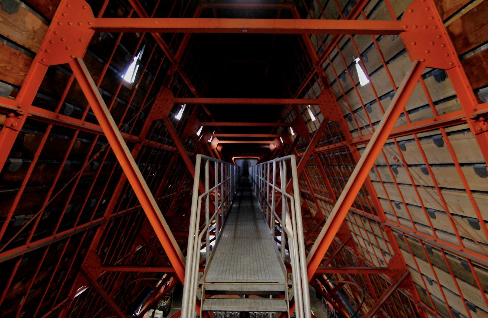 Nikon D3000 sample photo. Roof construction, inside, roof photography