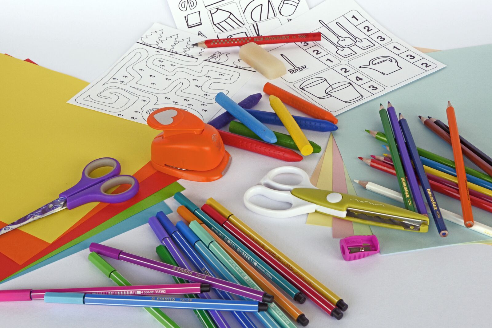 Nikon D7100 sample photo. Felt tip pens, colored photography