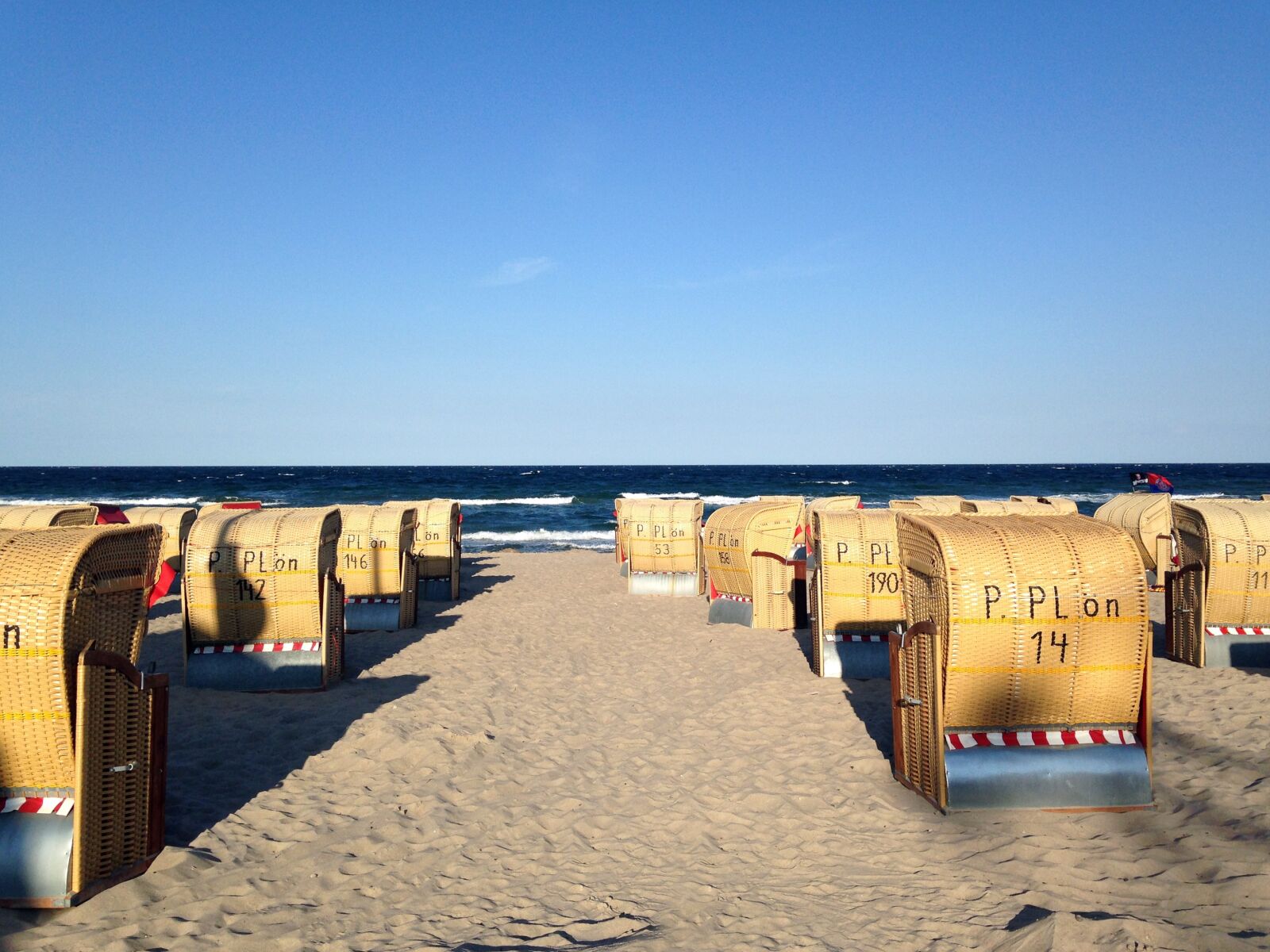 iPhone 5c back camera 4.12mm f/2.4 sample photo. Travel, waters, sand photography