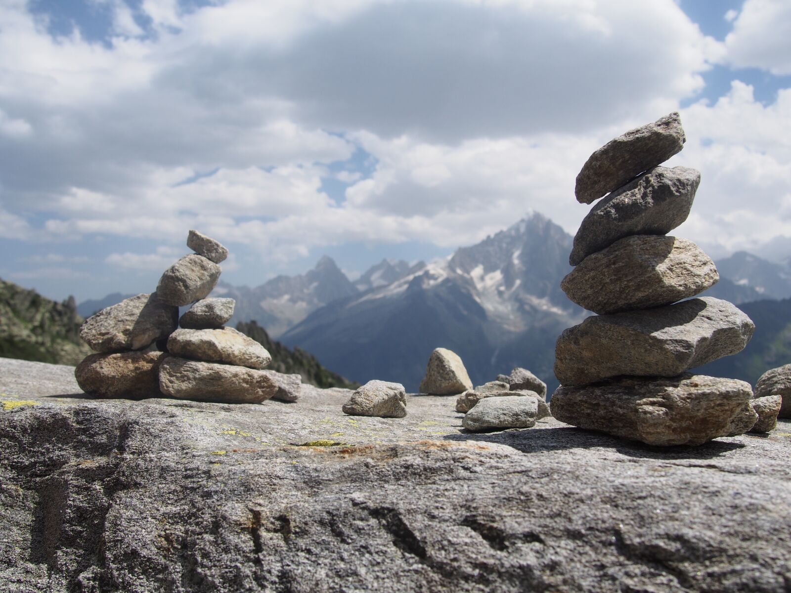 Olympus PEN E-PL6 sample photo. Mountain, cairn, roc photography