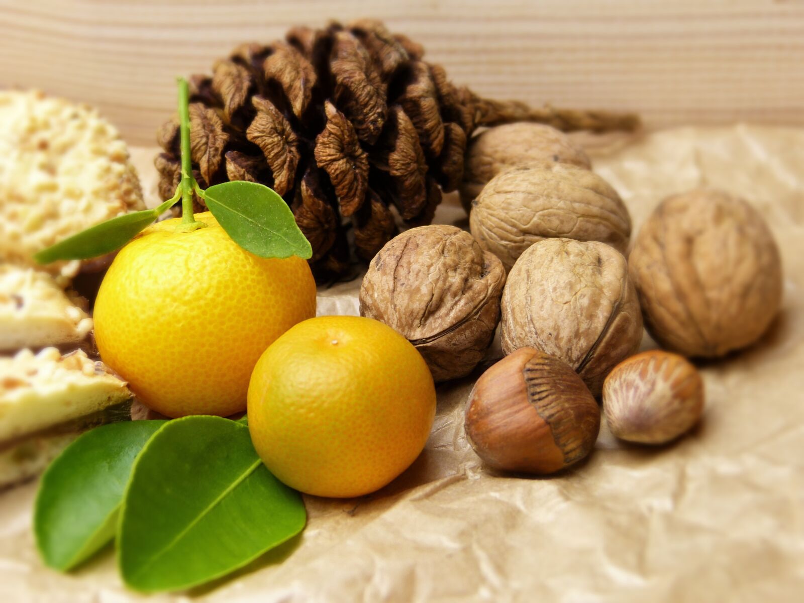 Panasonic Lumix DMC-FZ150 sample photo. Nuts, tap, cookies photography