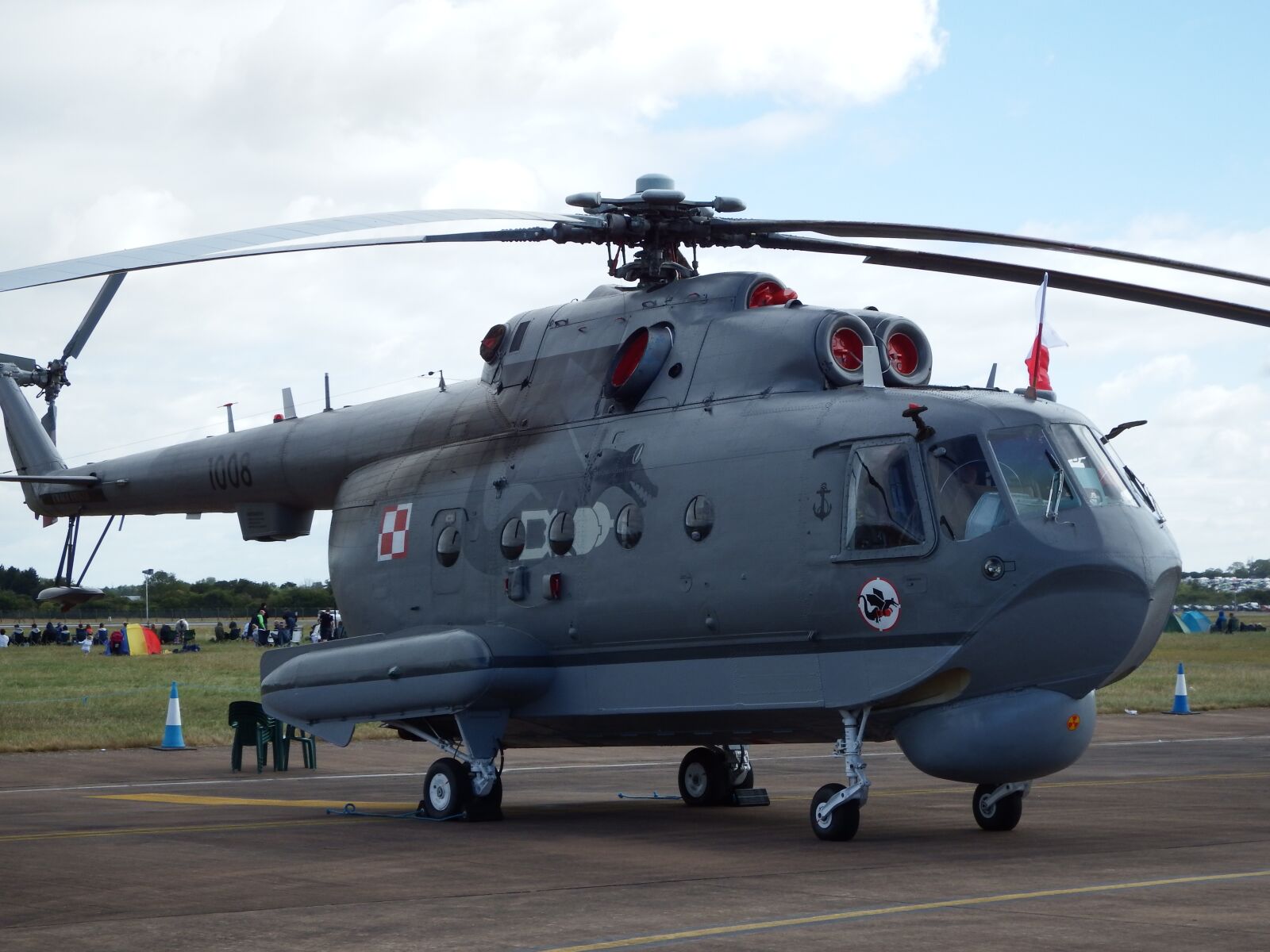 Fujifilm FinePix SL1000 sample photo. Helicopter, military, transportation photography