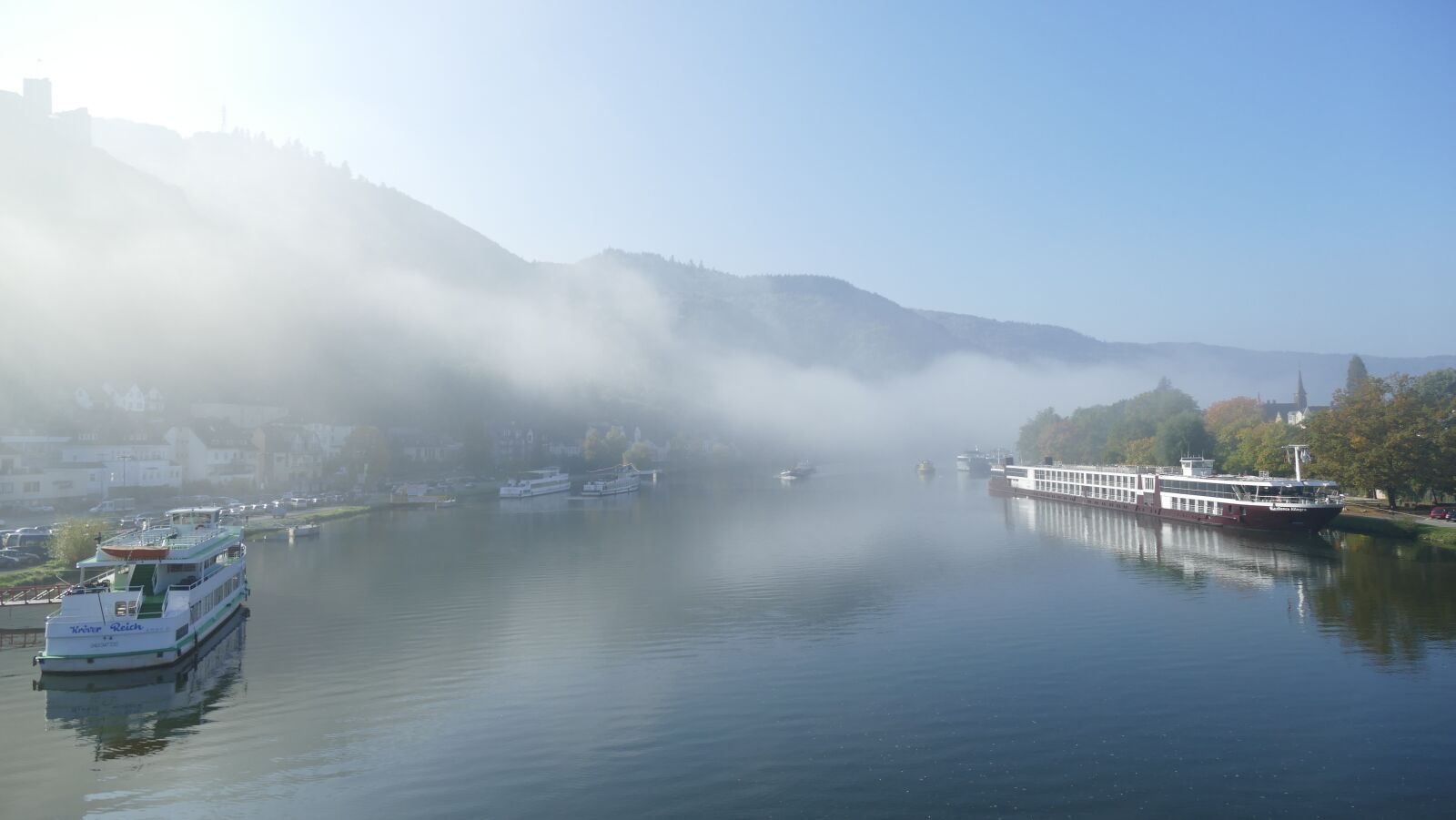 Panasonic Lumix DMC-FZ1000 sample photo. Mosel, morning, fog photography