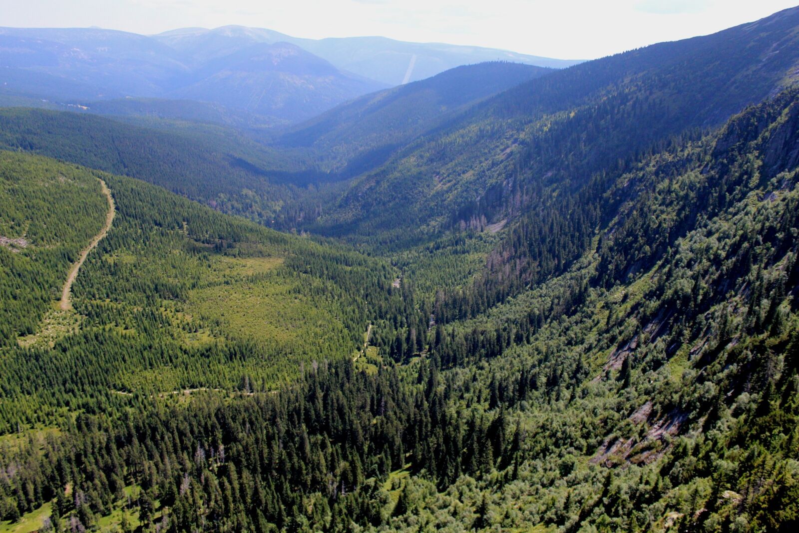 Canon EOS 600D (Rebel EOS T3i / EOS Kiss X5) sample photo. Mountains, the giant mountains photography