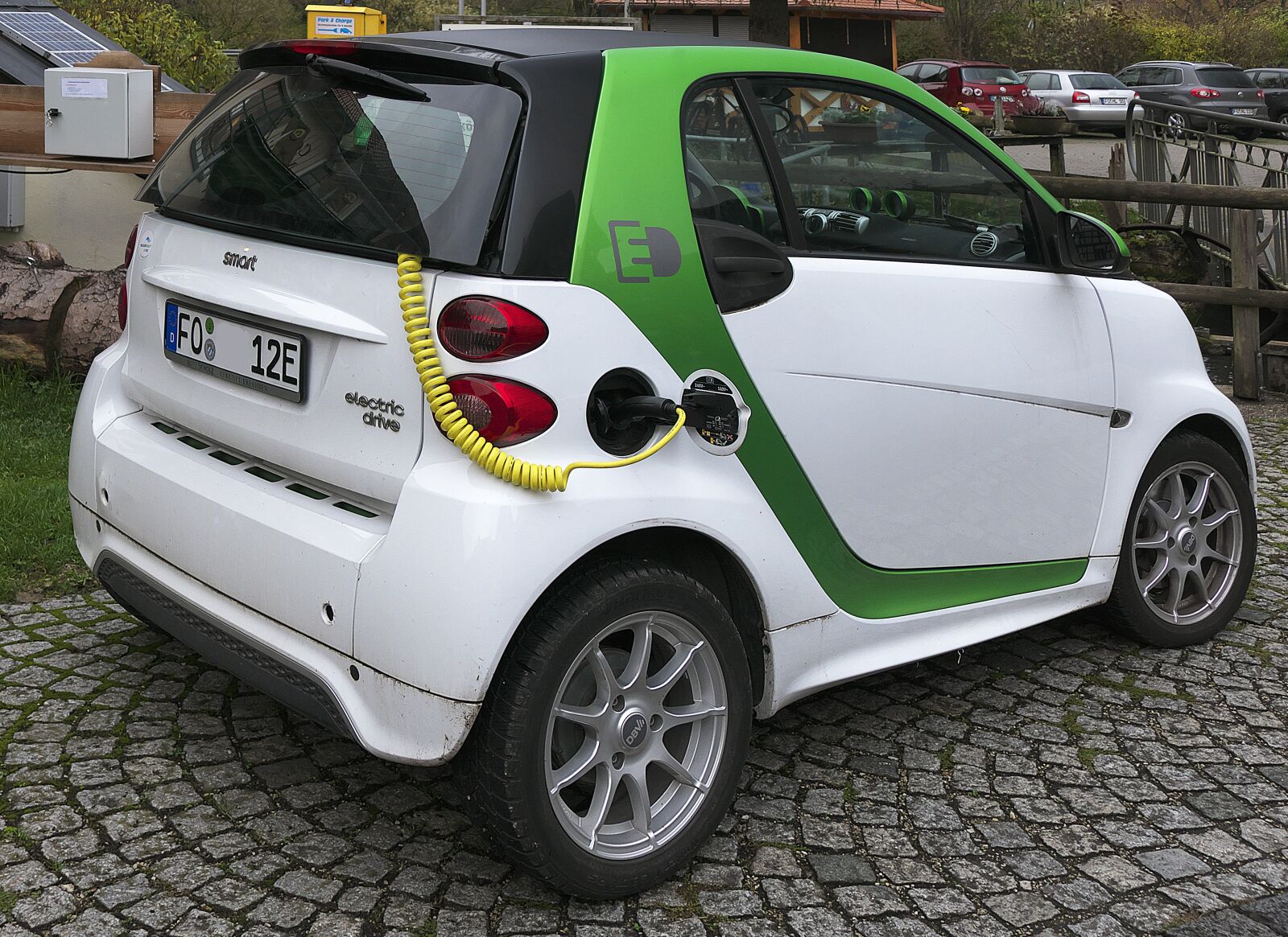 Panasonic Lumix DMC-FZ1000 sample photo. Electric car, e car photography