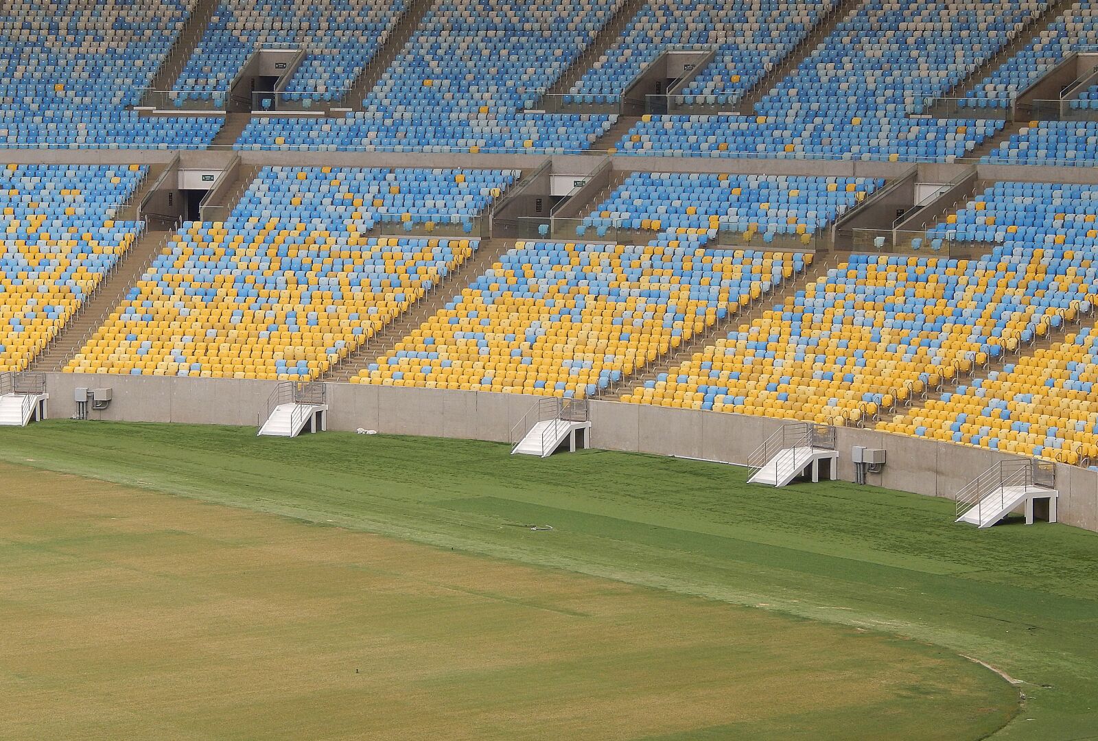 Nikon Coolpix L820 sample photo. Seating, grandstand, event photography