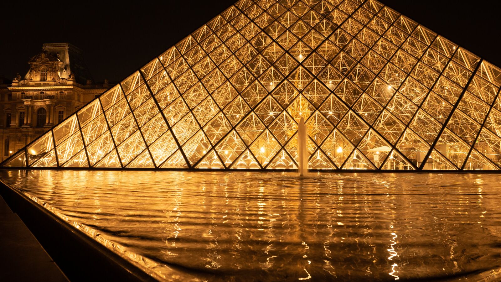 Olympus OM-D E-M5 II + Olympus M.Zuiko Digital ED 12-40mm F2.8 Pro sample photo. France, paris, night photography