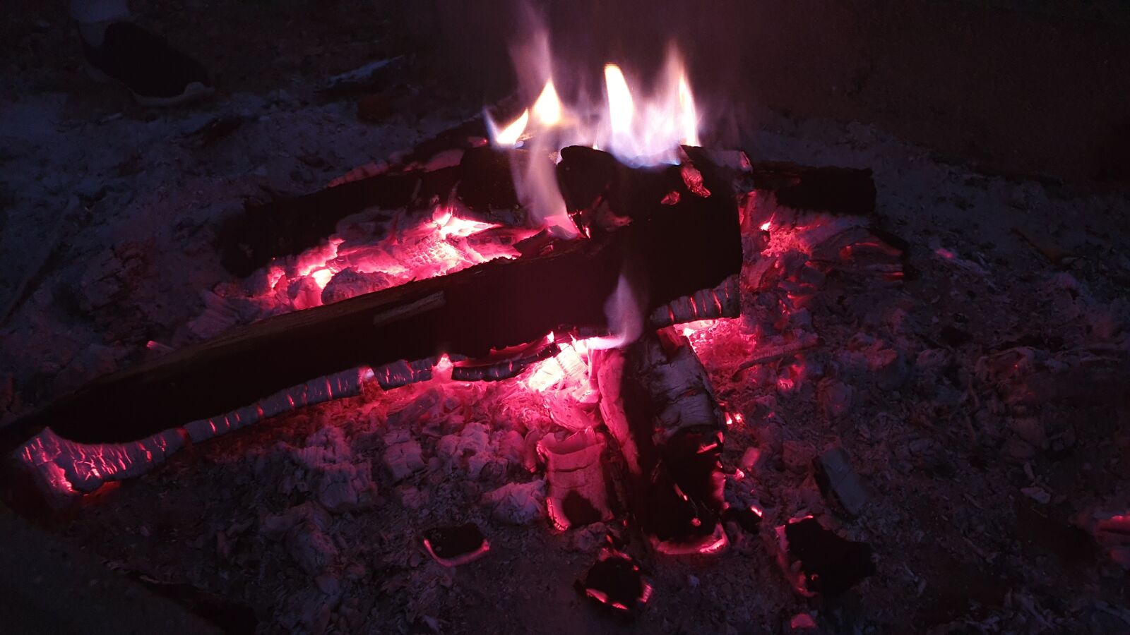 Samsung SM-N960F sample photo. Fire, wood, flame photography