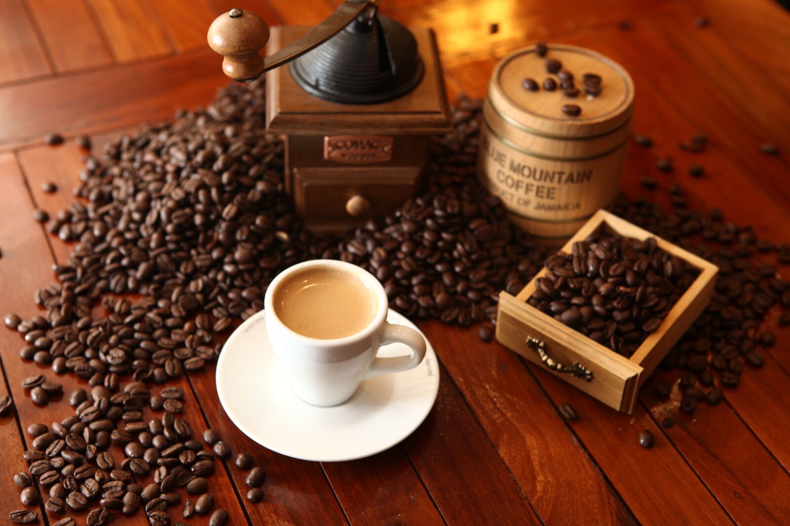 Canon EOS 5D Mark II sample photo. Cafe, coffee, aroma photography
