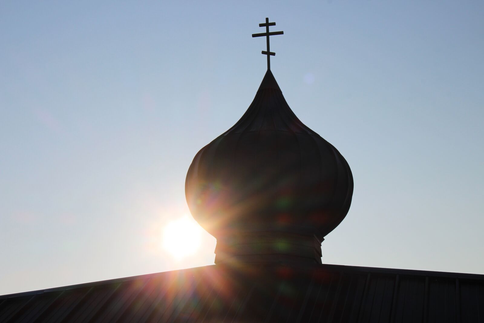 Canon EOS 700D (EOS Rebel T5i / EOS Kiss X7i) sample photo. Church, roof, cross photography