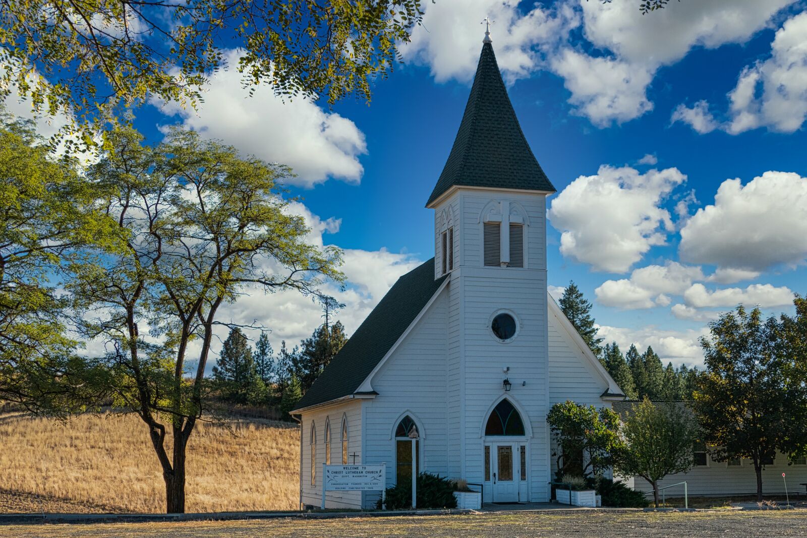 Panasonic Lumix DMC-FZ1000 sample photo. Country church, rural, scenic photography