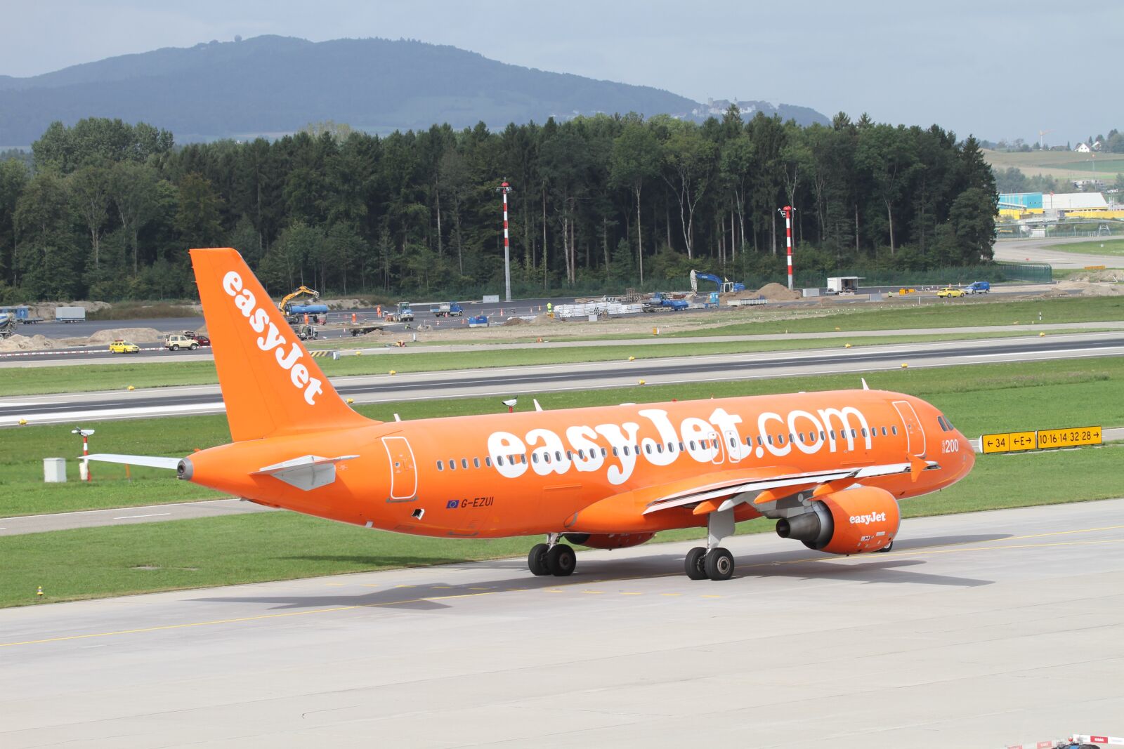 Canon EOS 7D sample photo. Easyjet, aircraft, aviation photography