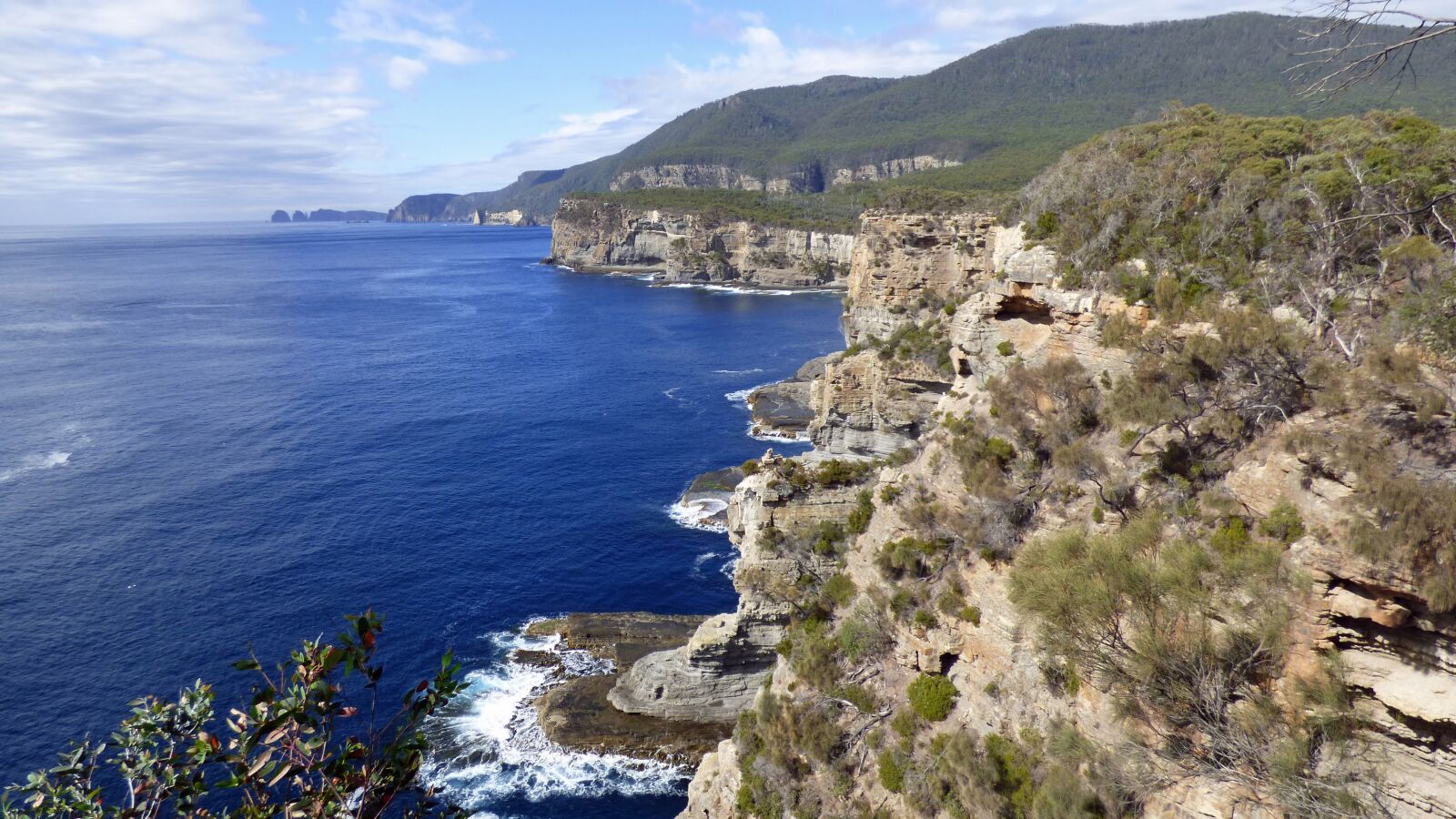 Panasonic Lumix DMC-FZ70 sample photo. Tasmania, tasman arch, coast photography