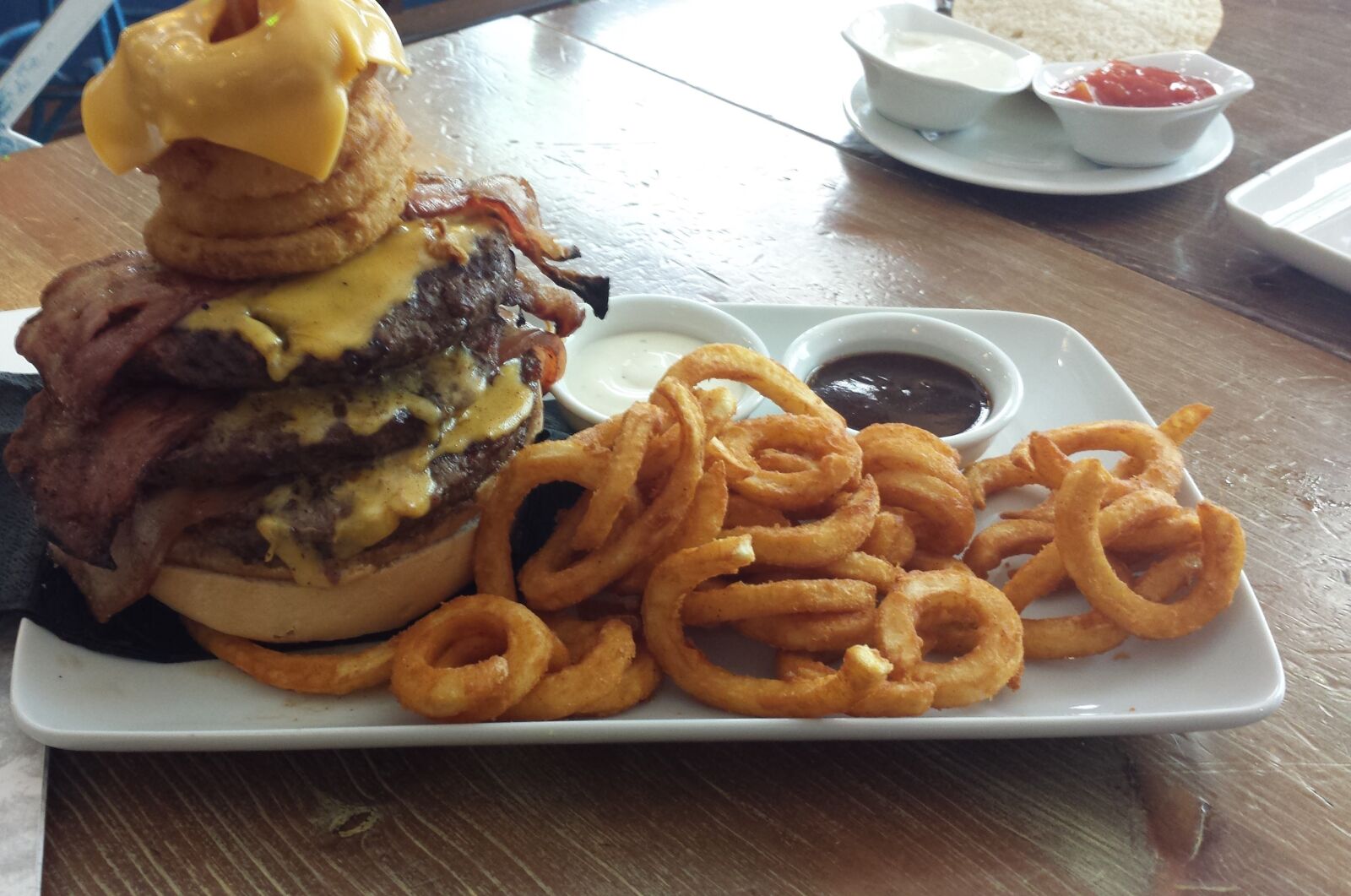 Samsung Galaxy S4 sample photo. Burger, good, with photography
