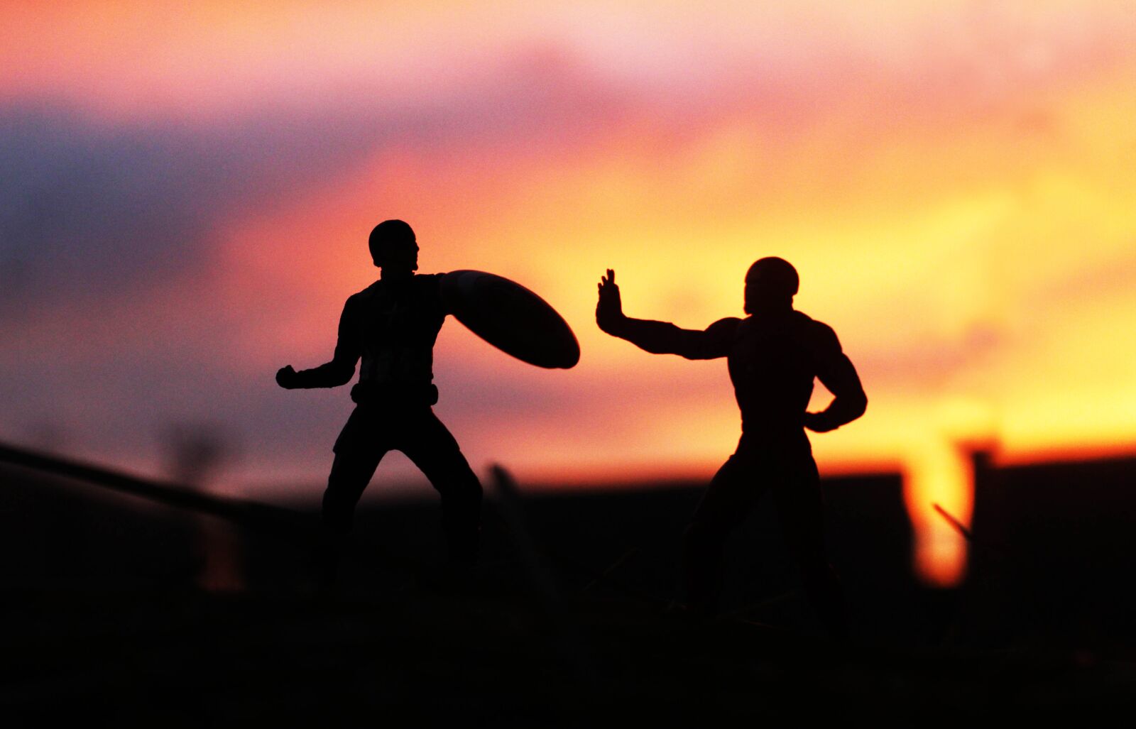Canon EOS 1300D (EOS Rebel T6 / EOS Kiss X80) sample photo. Marvel, civil war, sunset photography