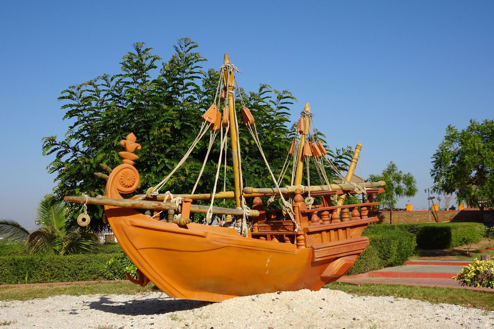 Sony Cyber-shot DSC-HX90V sample photo. Boat, wooden, traditional photography
