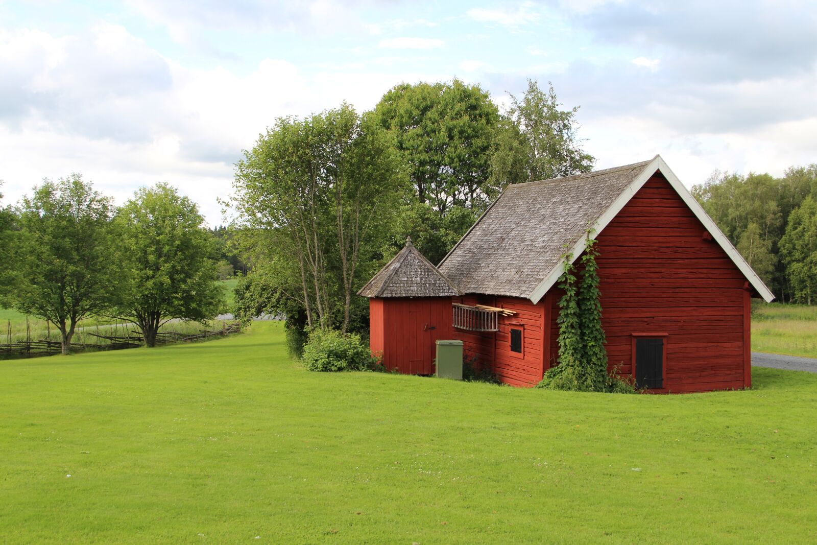Canon EOS 600D (Rebel EOS T3i / EOS Kiss X5) sample photo. Children, barn, country photography