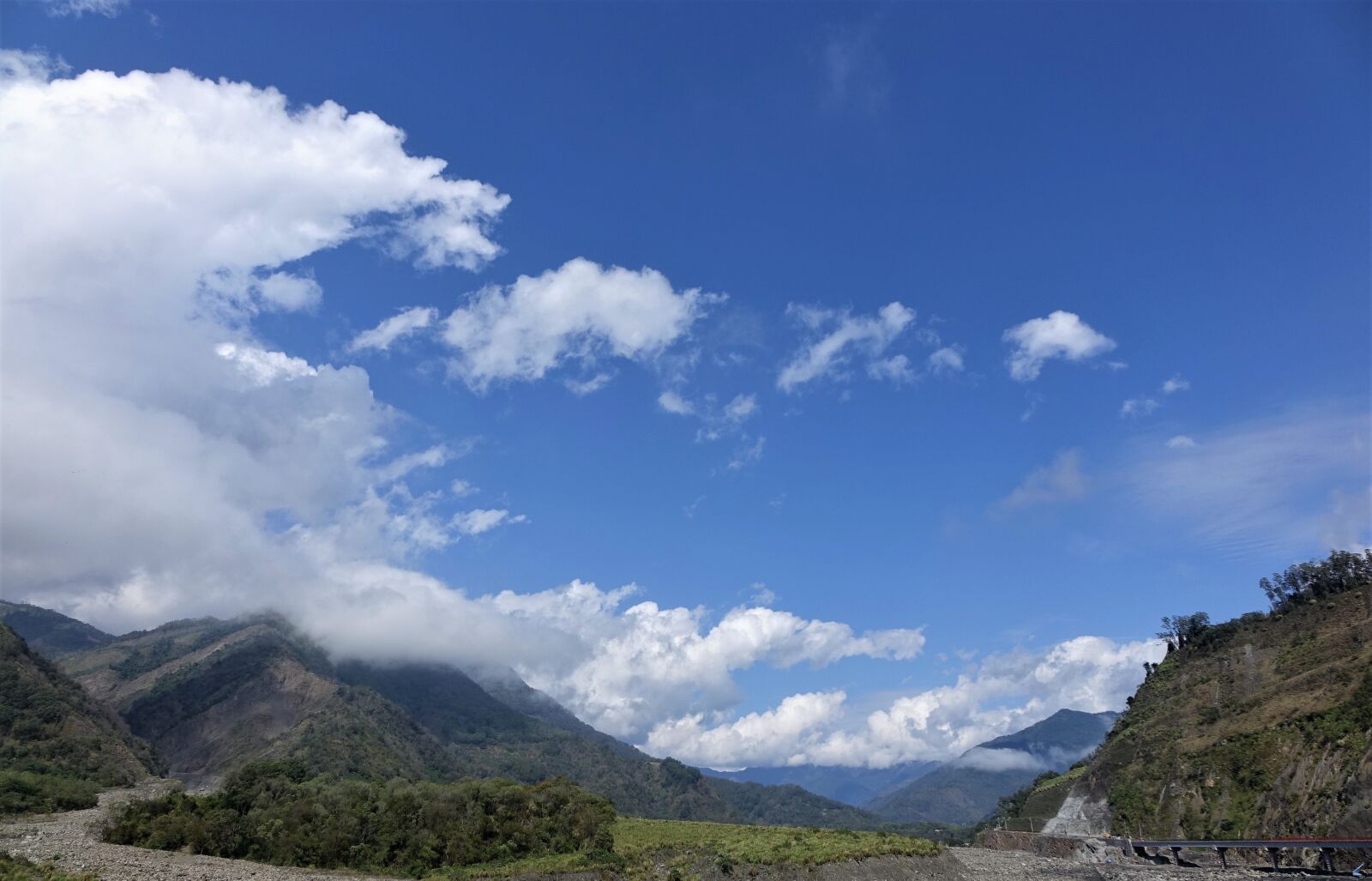 Sony Cyber-shot DSC-RX10 sample photo. Nature, mountain, a bird's photography