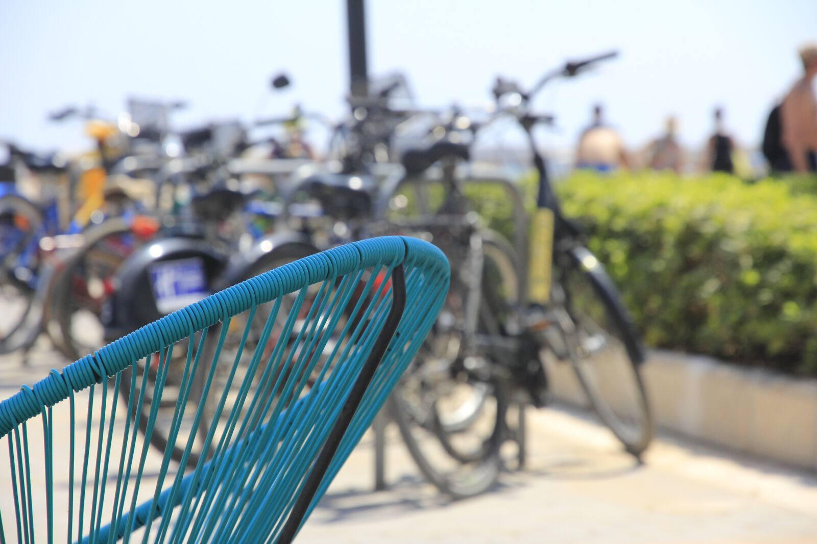 Canon EOS 550D (EOS Rebel T2i / EOS Kiss X4) sample photo. Chair, design, bikes photography