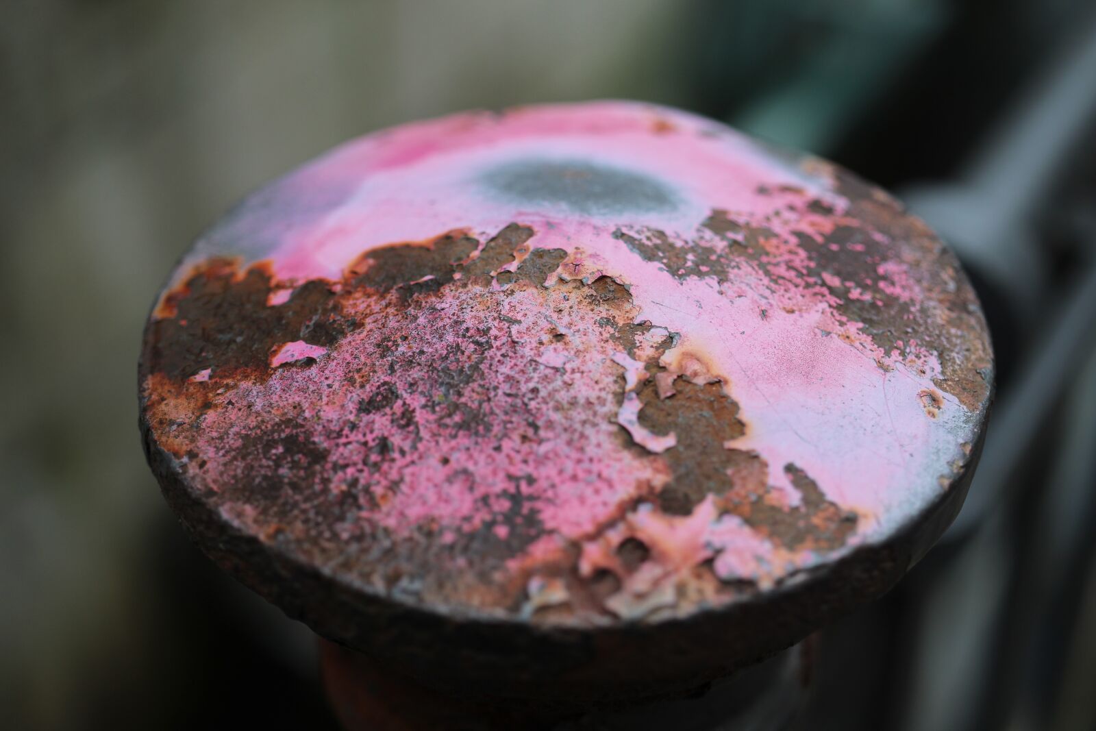 Canon EF-S 35mm F2.8 Macro IS STM sample photo. Rust, handrail, metal photography