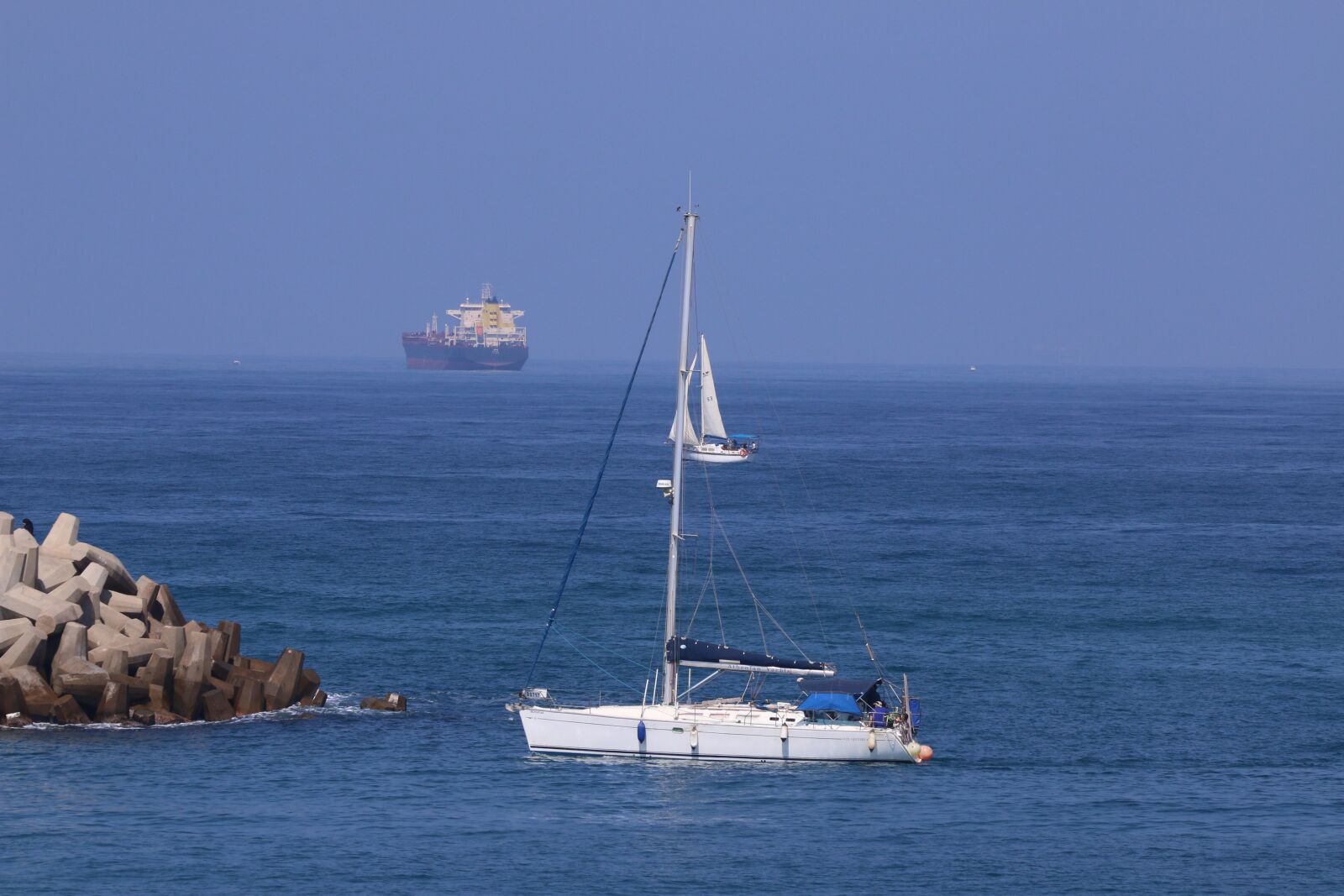Canon EOS 70D sample photo. Sky, blue, vacation photography