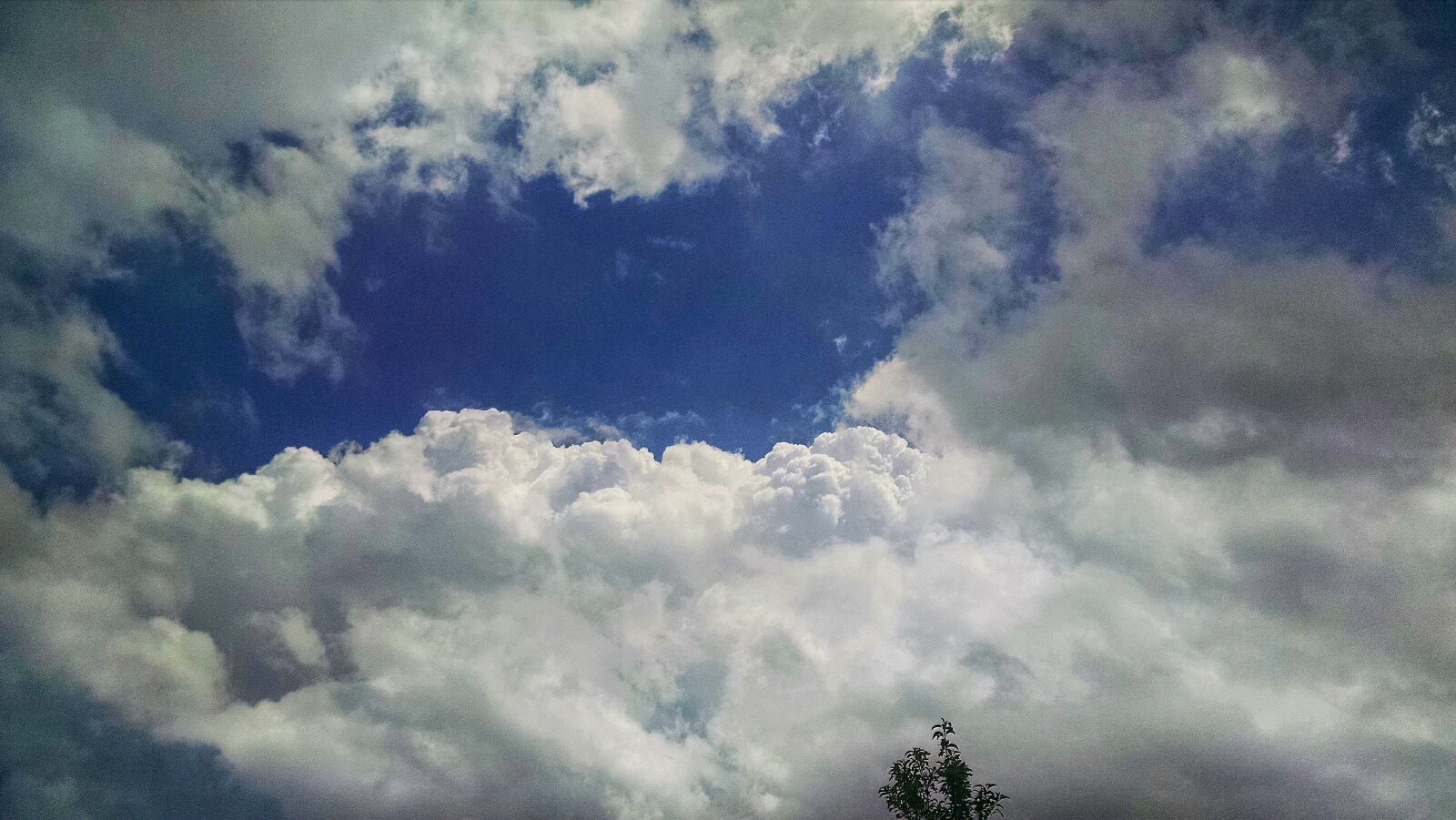 Motorola Moto X (1st Gen) sample photo. Blue, clouds, sky, summer photography