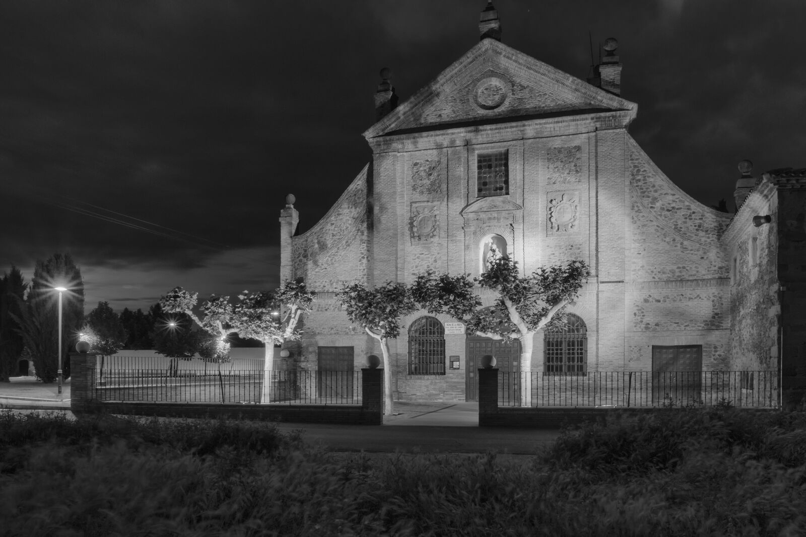 Canon EOS 80D + Canon EF 17-40mm F4L USM sample photo. Hermitage, calahorra, night photography