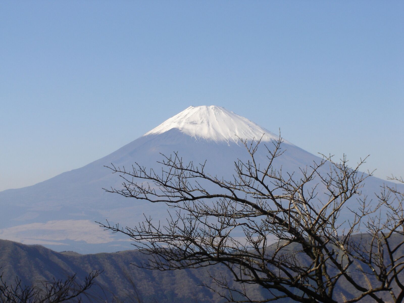 Sony DSC-P73 sample photo. Snow, mountain, volcano photography