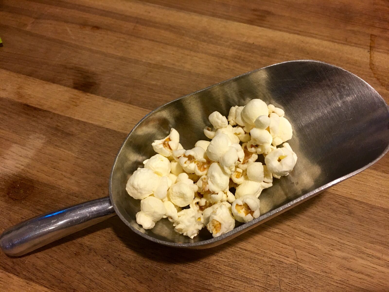 Apple iPhone 6s Plus sample photo. Scoop, popcorn scoop, popcorn photography