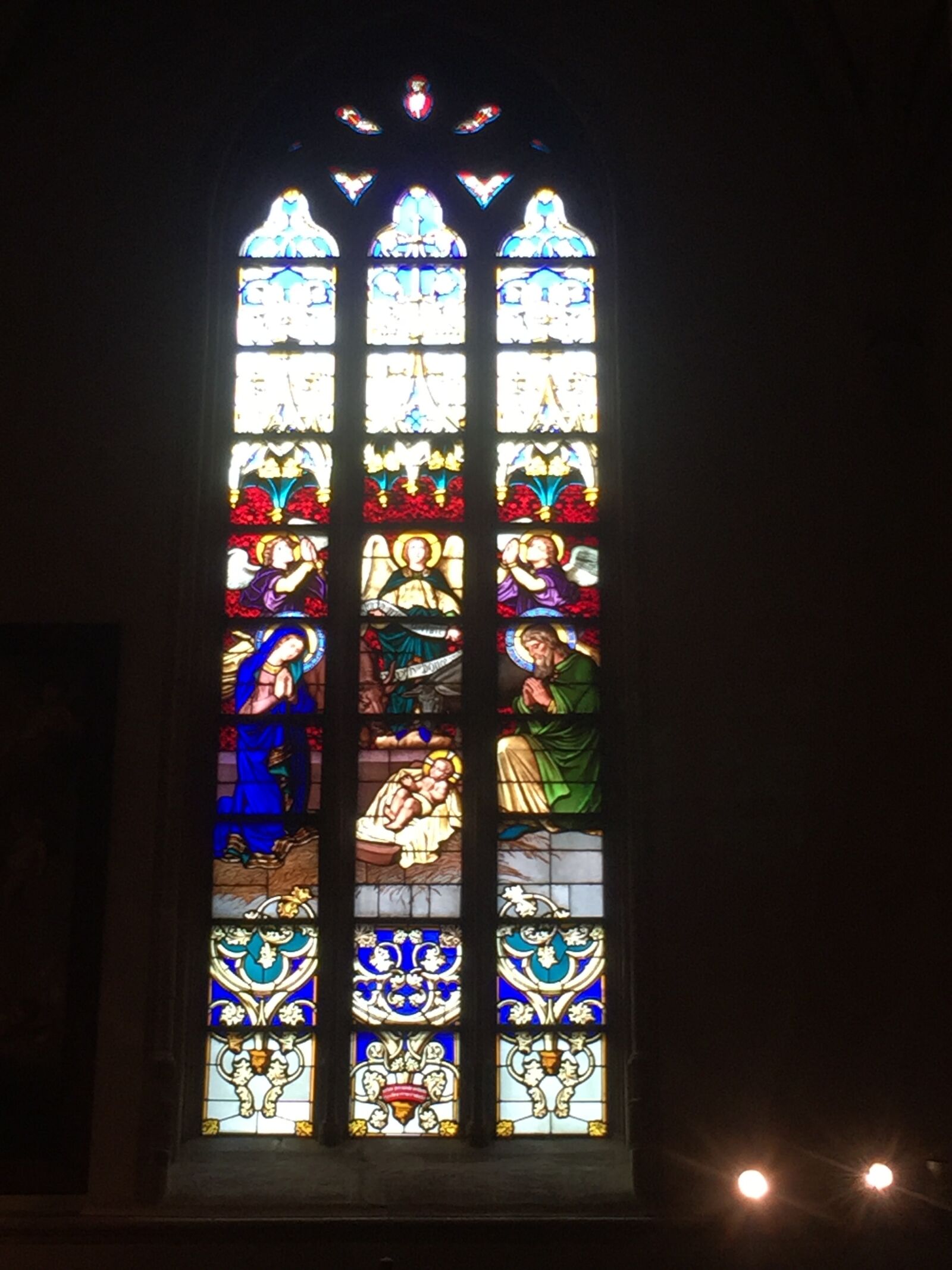 iPhone 6 Plus back camera 4.15mm f/2.2 sample photo. Luxembourg, church, stained glass photography