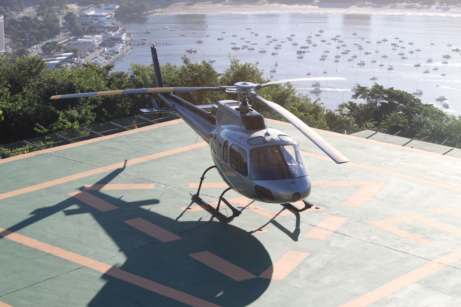 Canon EOS 1300D (EOS Rebel T6 / EOS Kiss X80) sample photo. Helicopter, air, aircraft photography